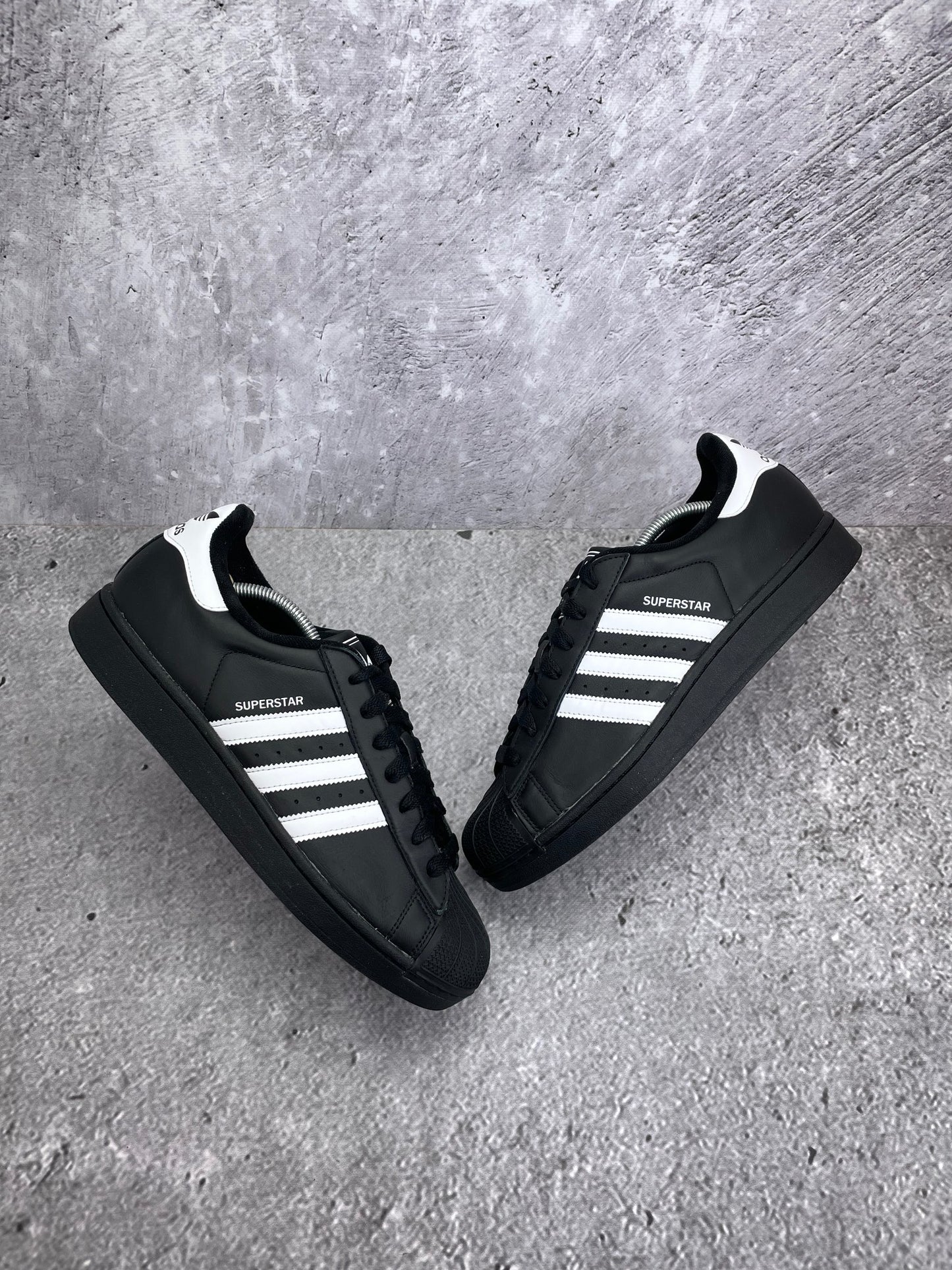 adidas Superstar II Black White - buty sportowe, widok z góry na zewnętrzną stronę butów