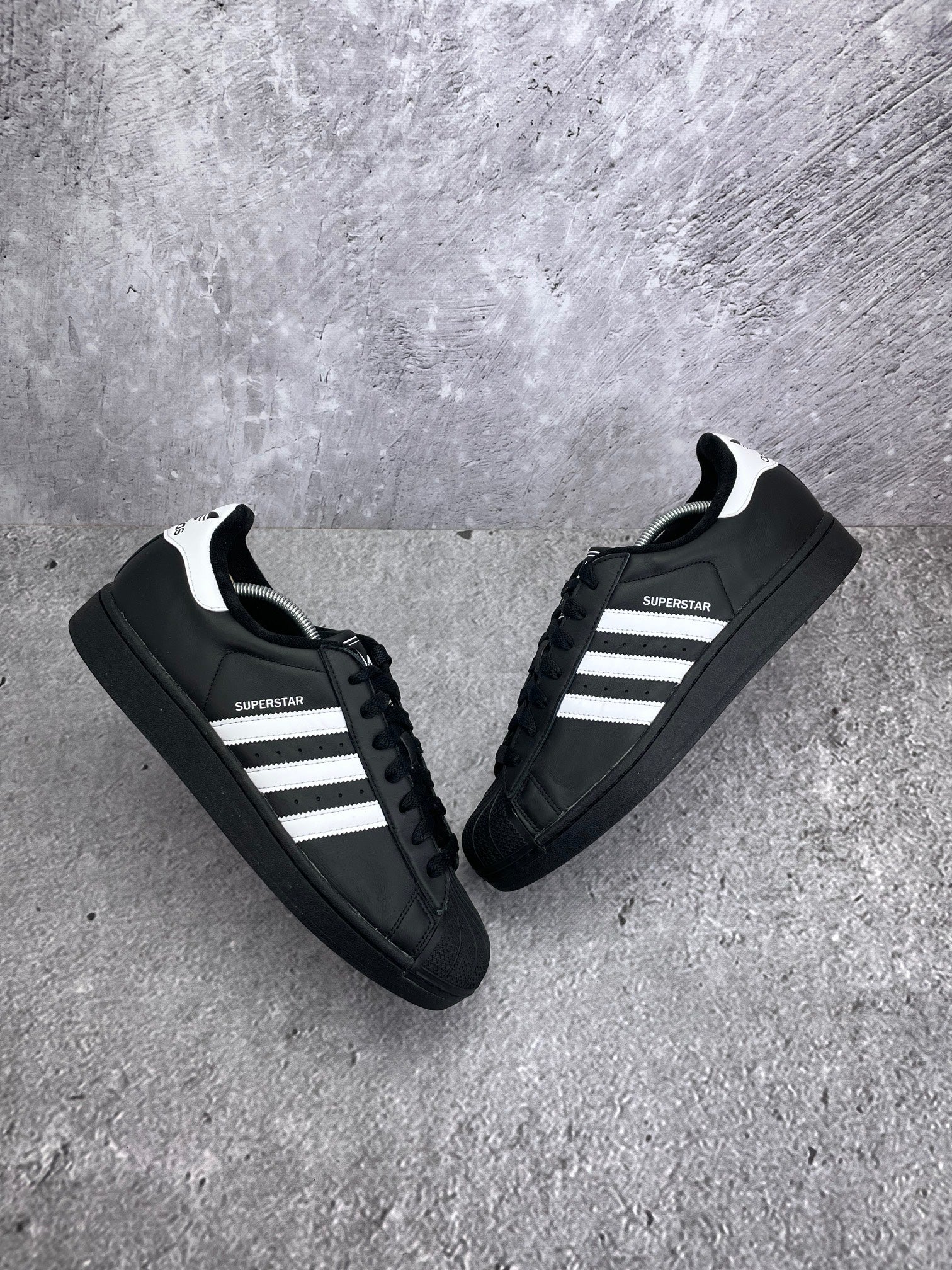 adidas Superstar II Black White - buty sportowe, widok z góry na zewnętrzną stronę butów