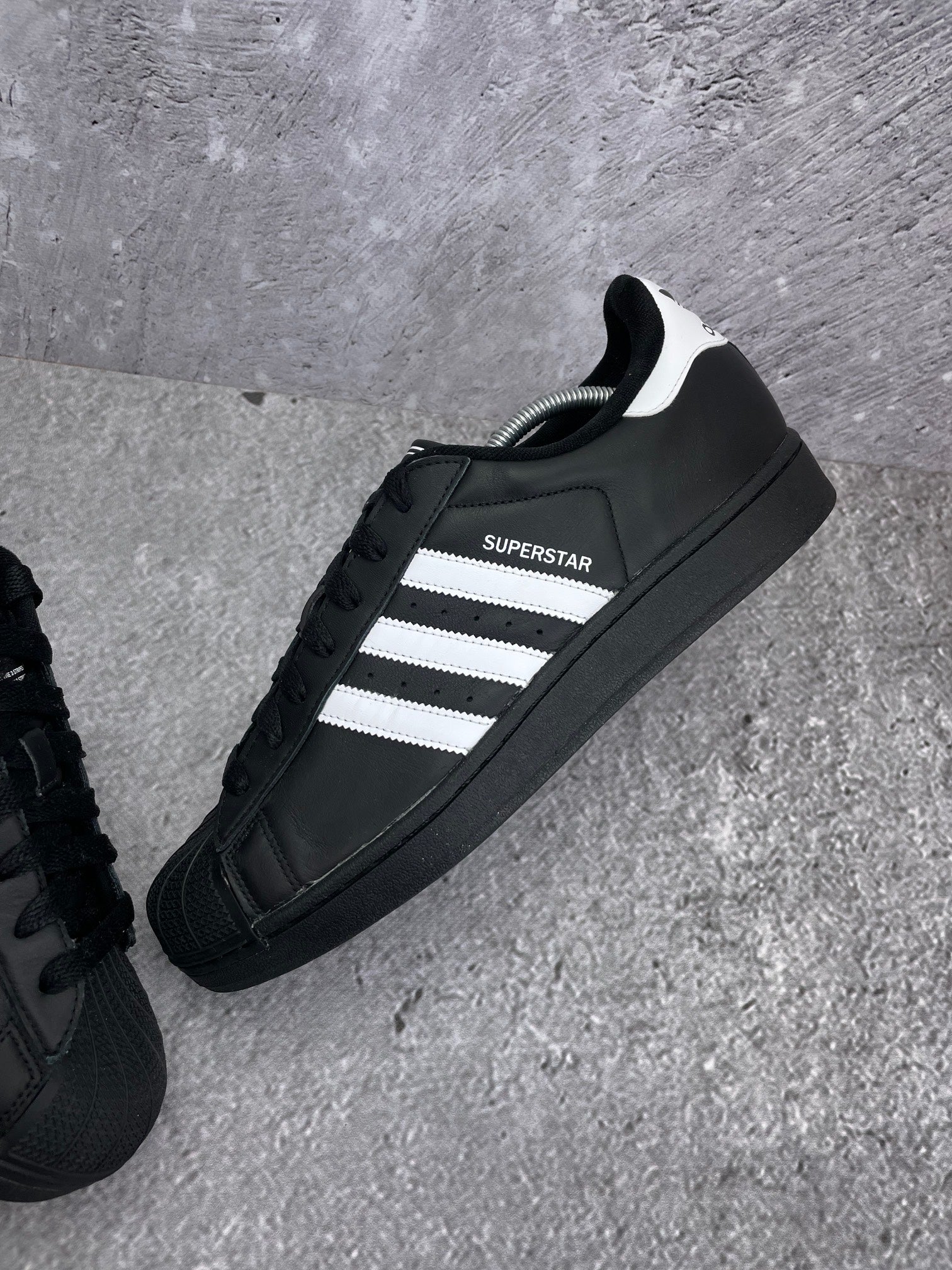 adidas Superstar II Black White - buty sportowe, zewnętrzny panel prawego buta