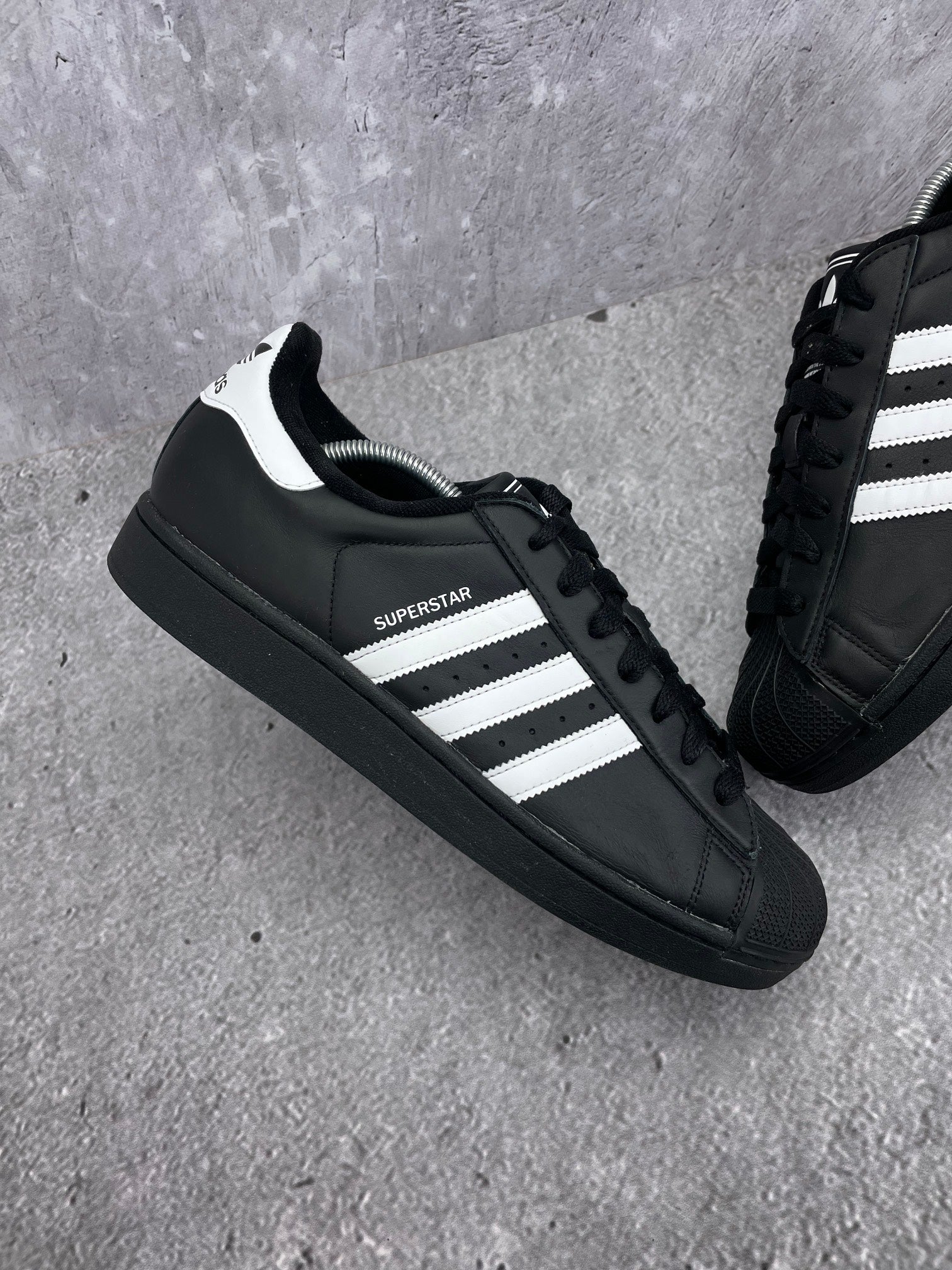 adidas Superstar II Black White - buty sportowe, zewnętrzny panel lewego buta