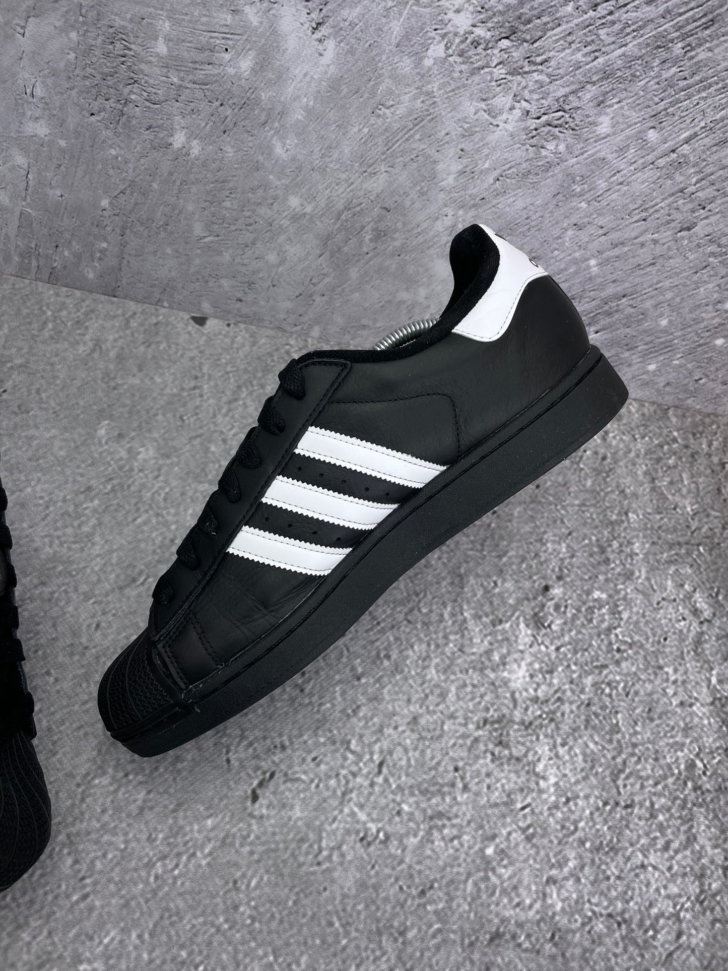 adidas Superstar II Black White - buty sportowe, wewnętrzny panel lewego buta