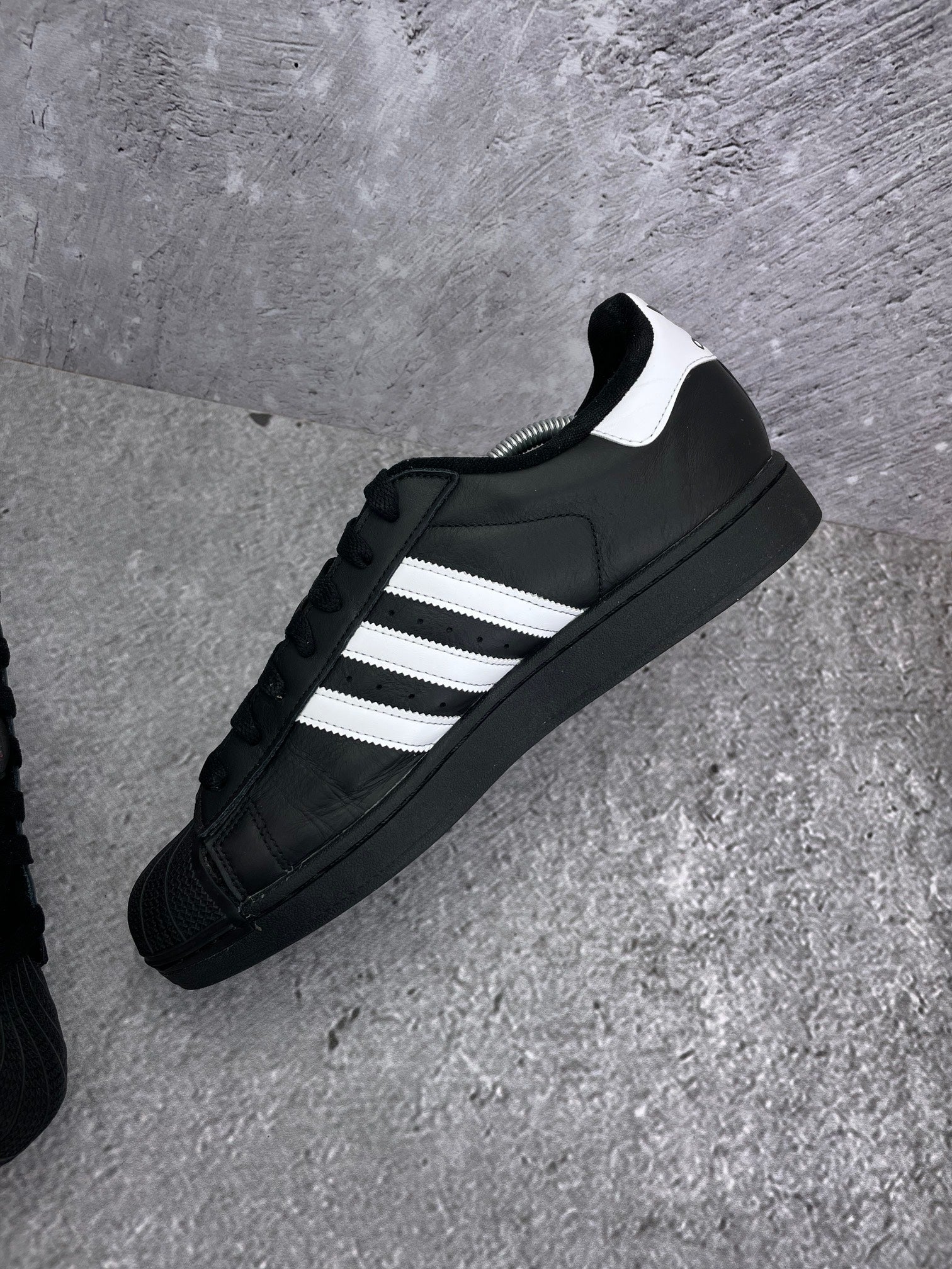 adidas Superstar II Black White - buty sportowe, wewnętrzny panel lewego buta