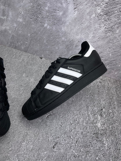 adidas Superstar II Black White - buty sportowe, zewnętrzny panel prawego buta