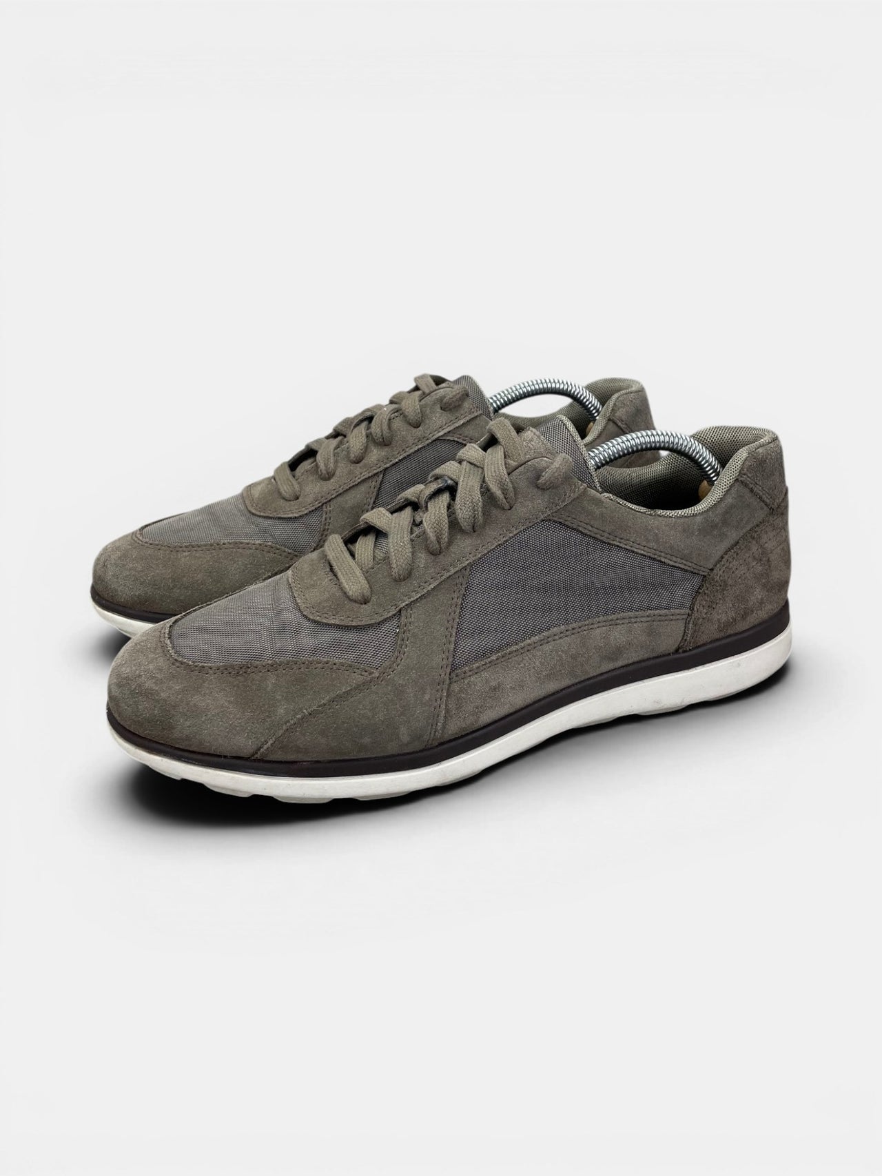 Geox Suede Sneakers — buty sportowe męskie w bardzo dobrym stanie rozmiar 43, widok z boku