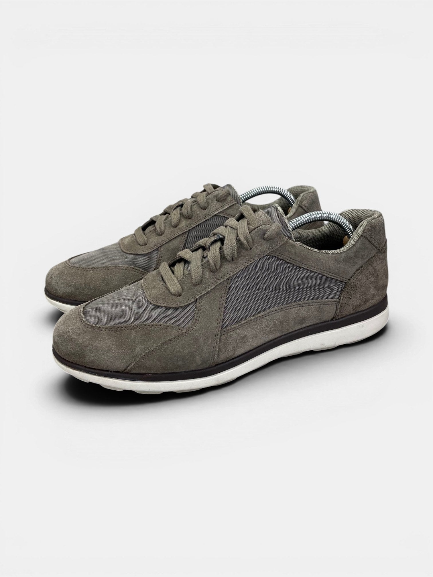 Geox Suede Sneakers — buty sportowe męskie w bardzo dobrym stanie rozmiar 43, widok z boku