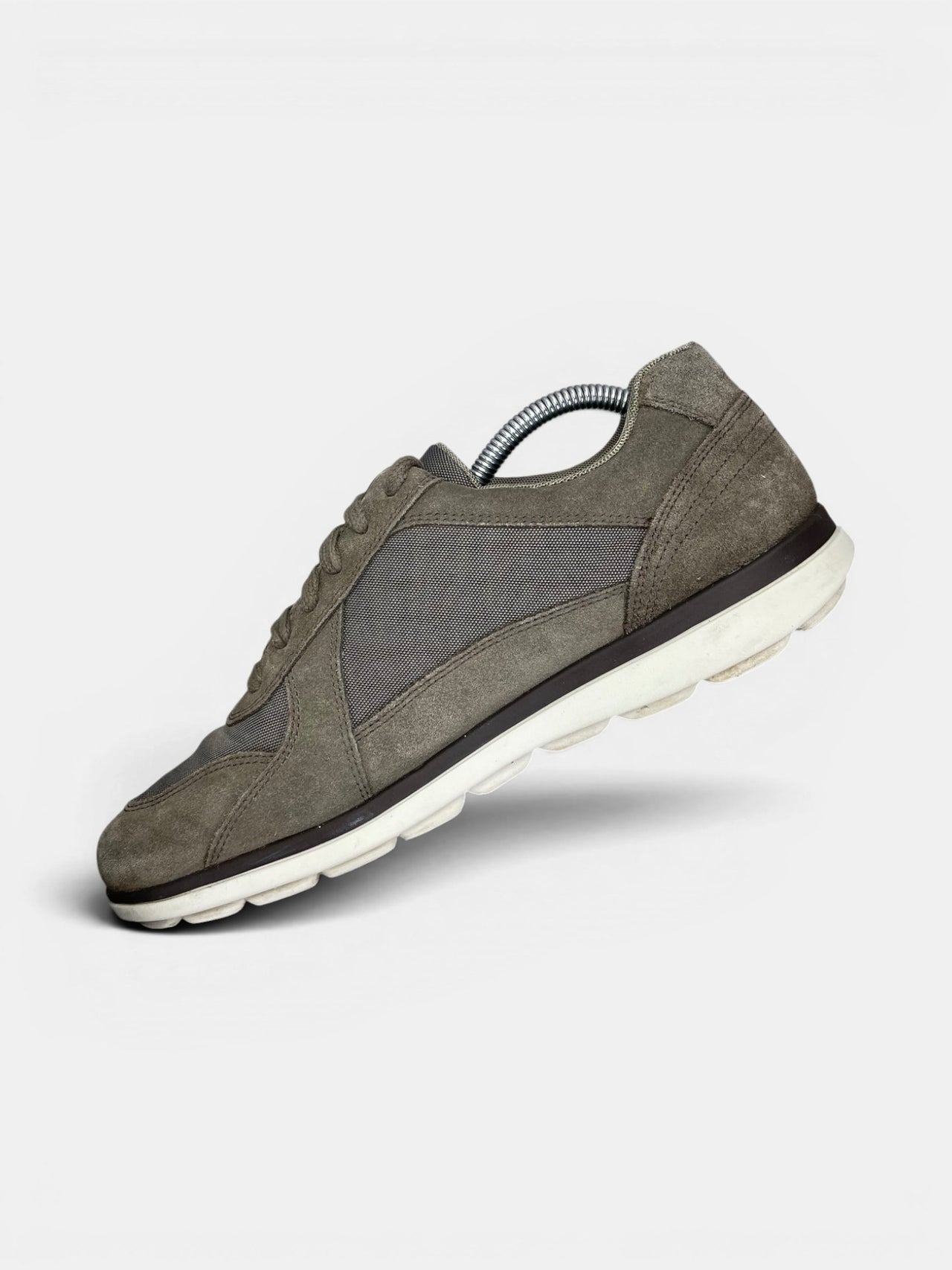 Geox Suede Sneakers — buty sportowe męskie w bardzo dobrym stanie rozmiar 43, wewnętrzny panel prawego buta