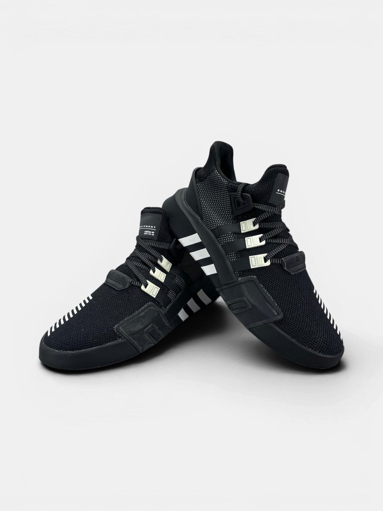 Adidas EQT Bask ADV Core Black — buty sportowe męskie w bardzo dobrym stanie rozmiar 43 1/3, boczny profil