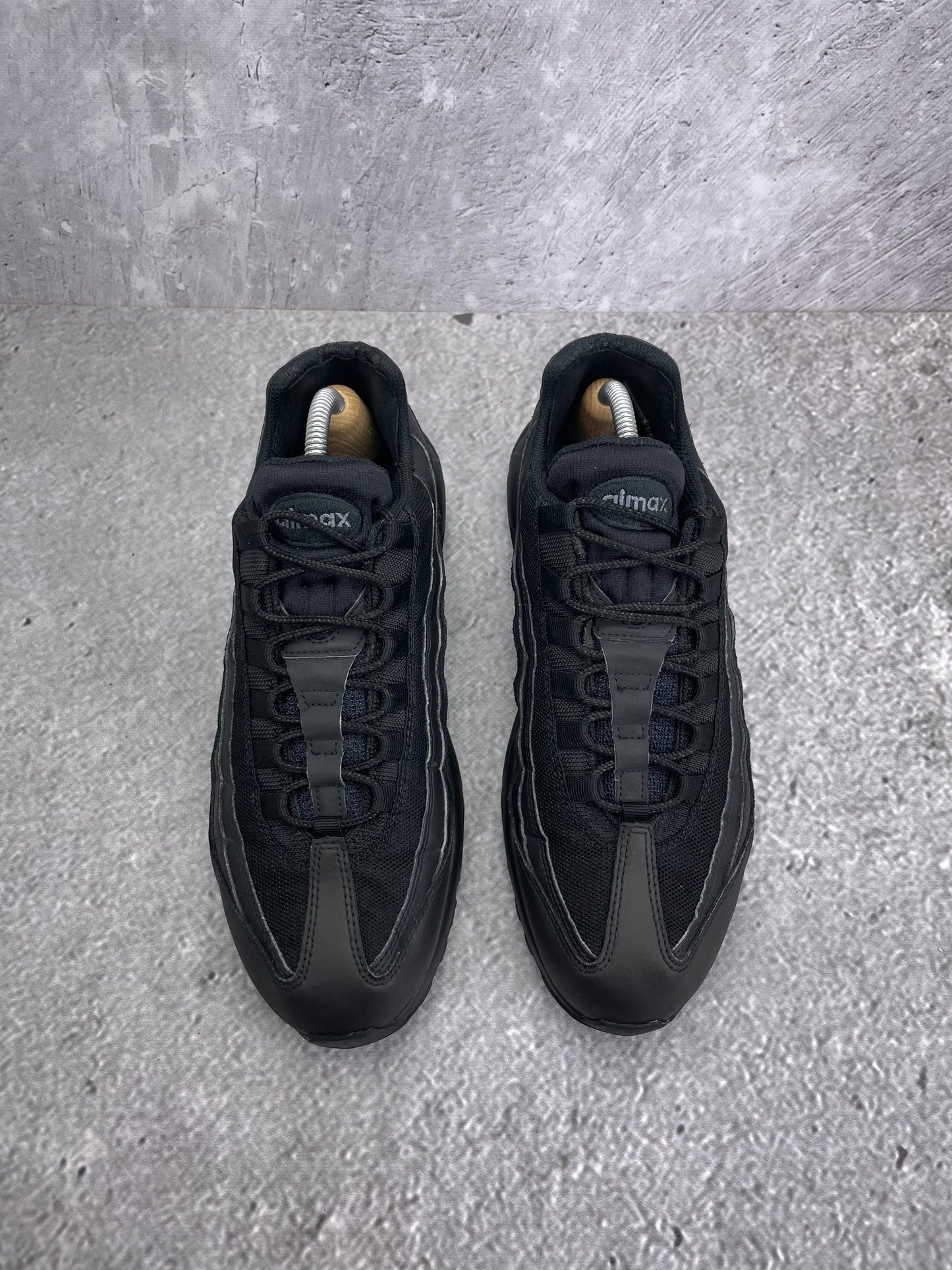 Nike Air Max 95 Essential Triple Black — buty sportowe męskie w bardzo dobrym stanie rozmiar 44, podeszwa