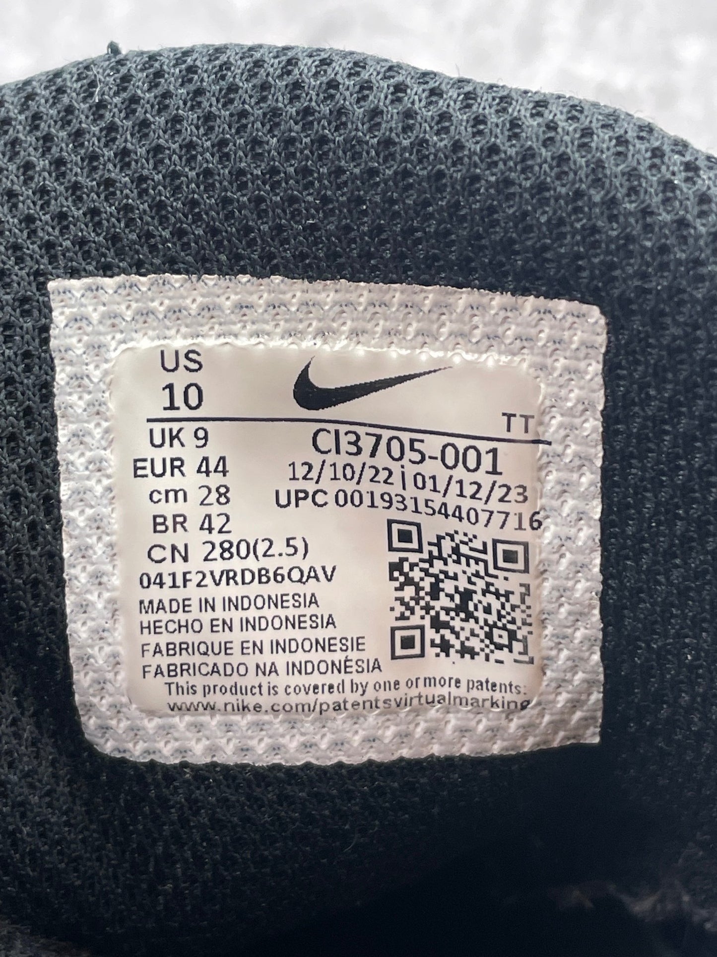 Nike Air Max 95 Essential Triple Black — buty sportowe męskie w bardzo dobrym stanie rozmiar 44, opcjonalne zdjęcie 2