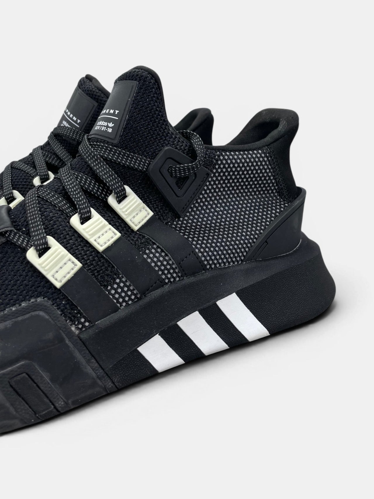 Adidas EQT Bask ADV Core Black — buty sportowe męskie w bardzo dobrym stanie rozmiar 43 1/3, opcjonalne zdjęcie 1
