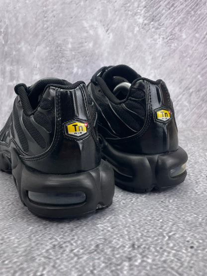 Nike Air Max Plus Triple Black - buty sportowe, widok z tyłu