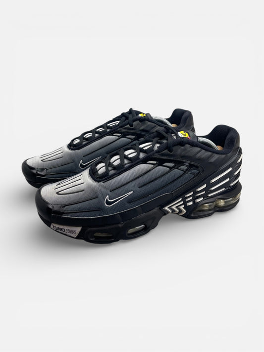 Nike Air Max Plus 3 'Black White' Black White - buty sportowe, widok z boku