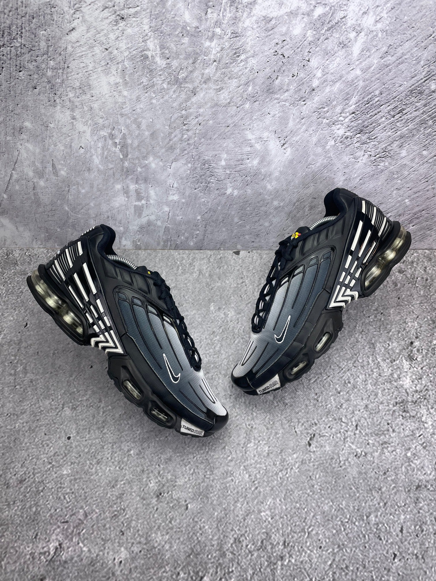 Nike Air Max Plus 3 'Black White' Black White - buty sportowe, widok z góry na zewnętrzną stronę butów