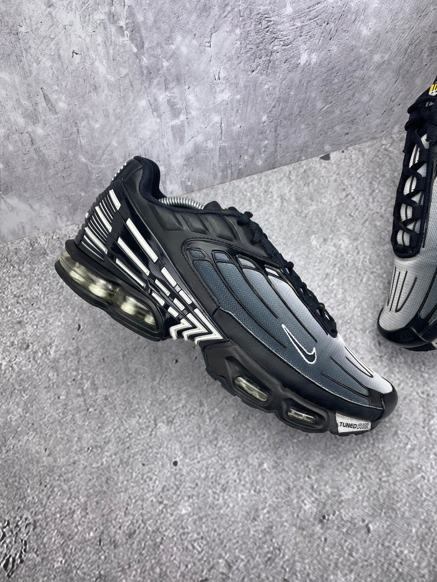 Nike Air Max Plus 3 'Black White' Black White - buty sportowe, zewnętrzny panel prawego buta