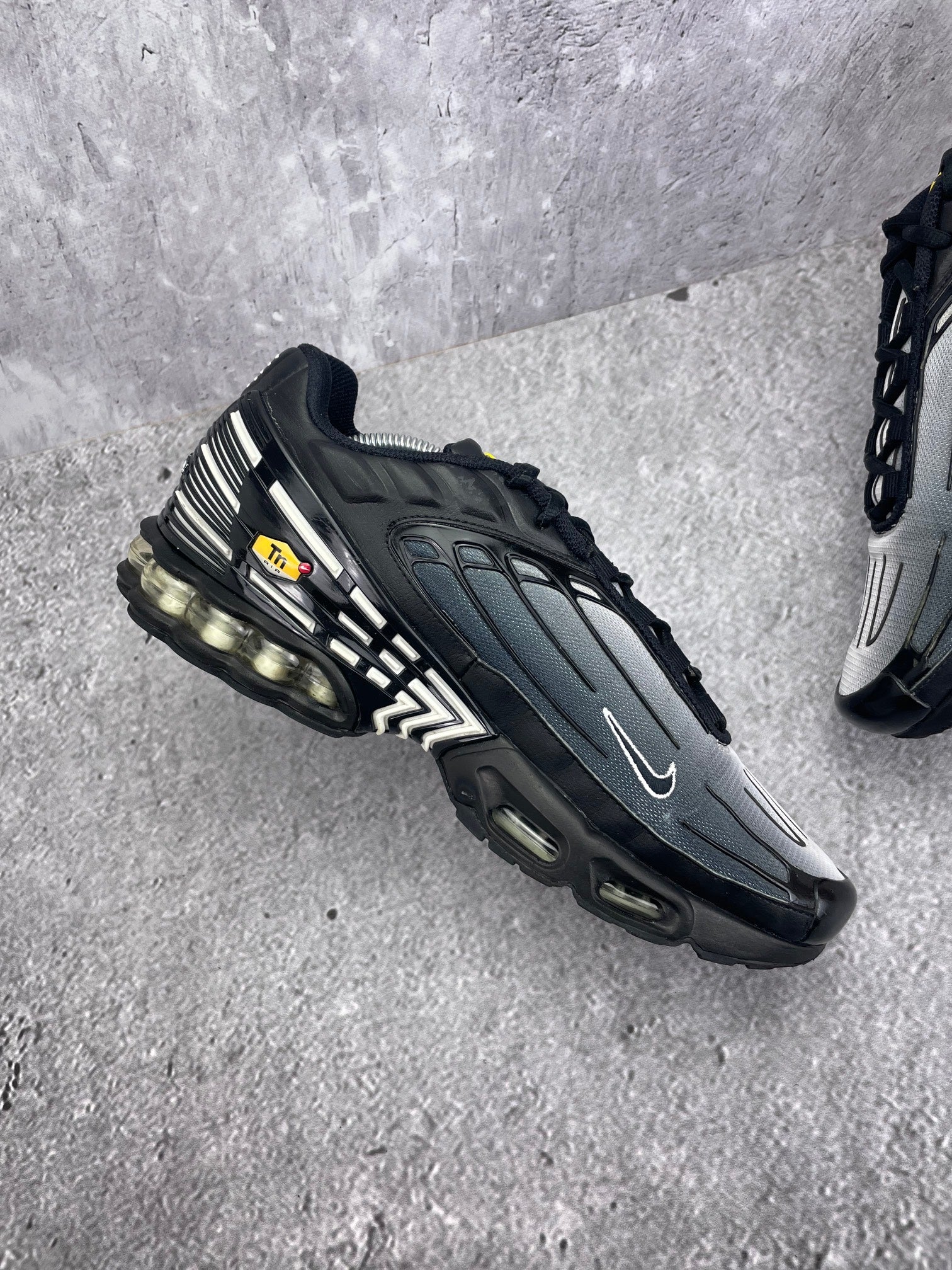 Nike Air Max Plus 3 'Black White' Black White - buty sportowe, wewnętrzny panel lewego buta