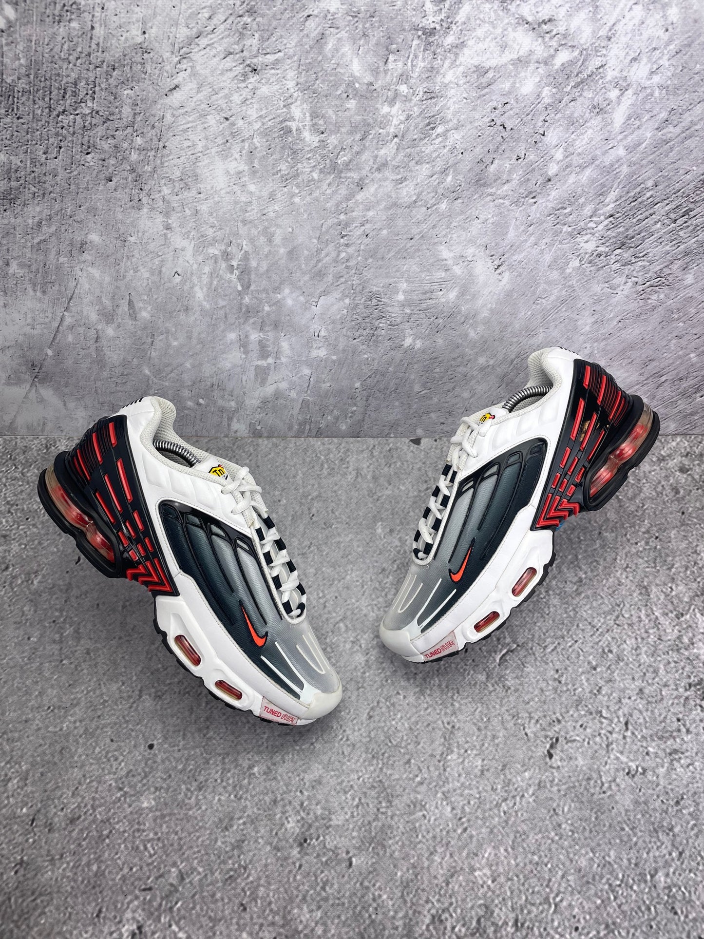 Nike Air Max Plus 3 Team Orange - buty sportowe, widok z góry na zewnętrzną stronę butów