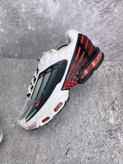 Nike Air Max Plus 3 Team Orange - buty sportowe, zewnętrzny panel lewego buta