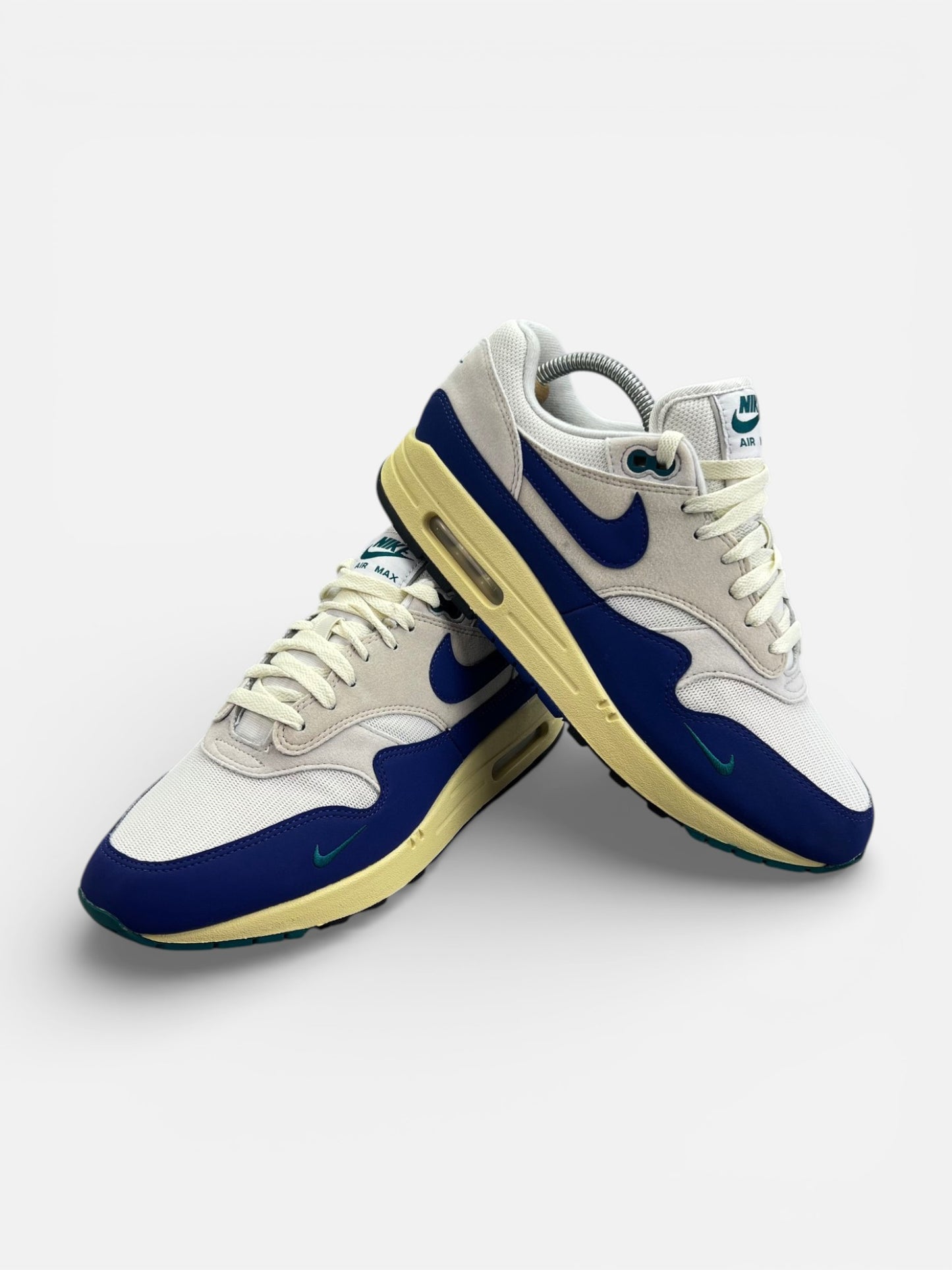 Nike Air Max 1 Midnight Navy — buty sportowe męskie w bardzo dobrym stanie rozmiar 42, boczny profil