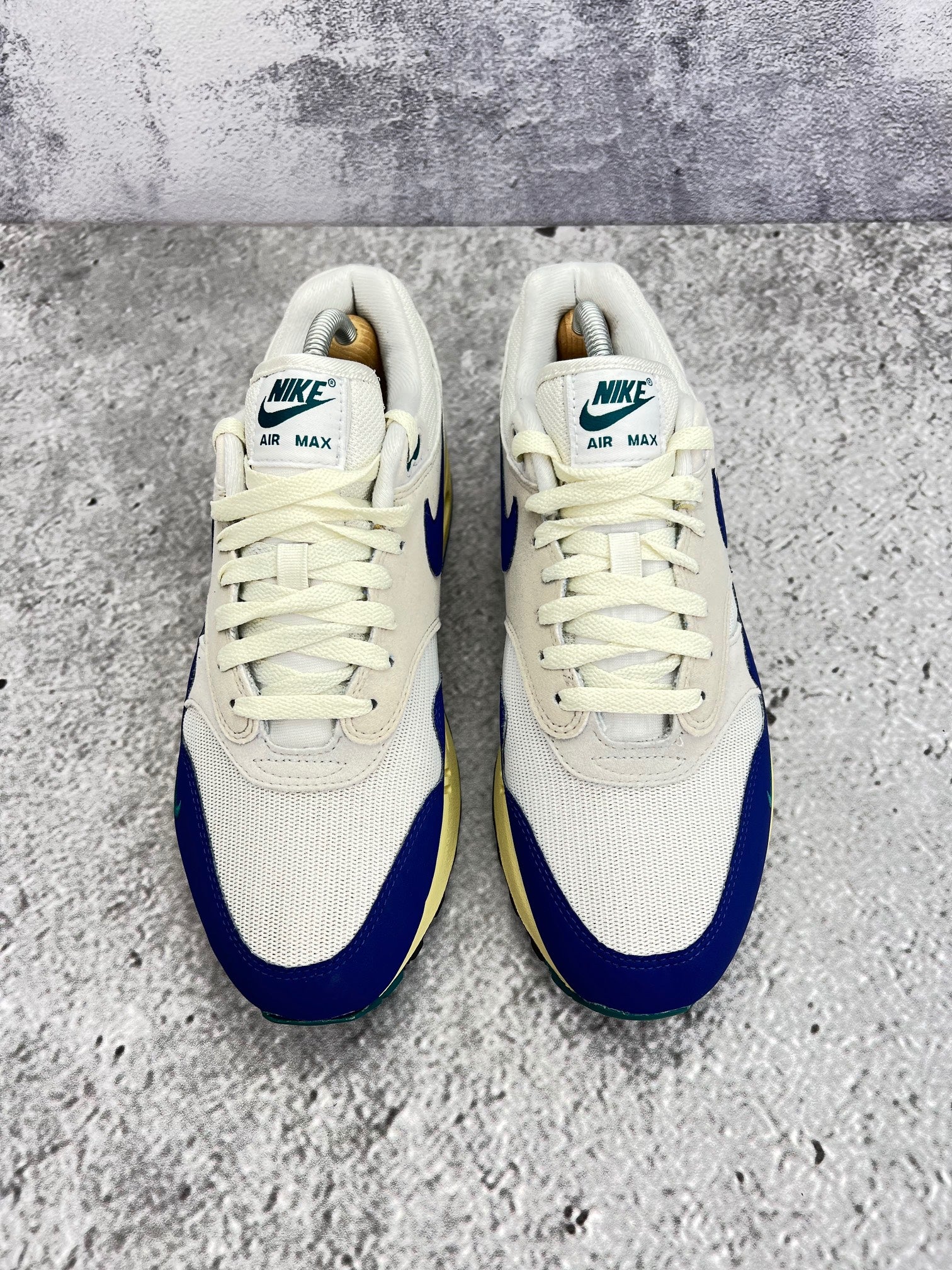 Nike Air Max 1 Midnight Navy — buty sportowe męskie w bardzo dobrym stanie rozmiar 42, widok z góry