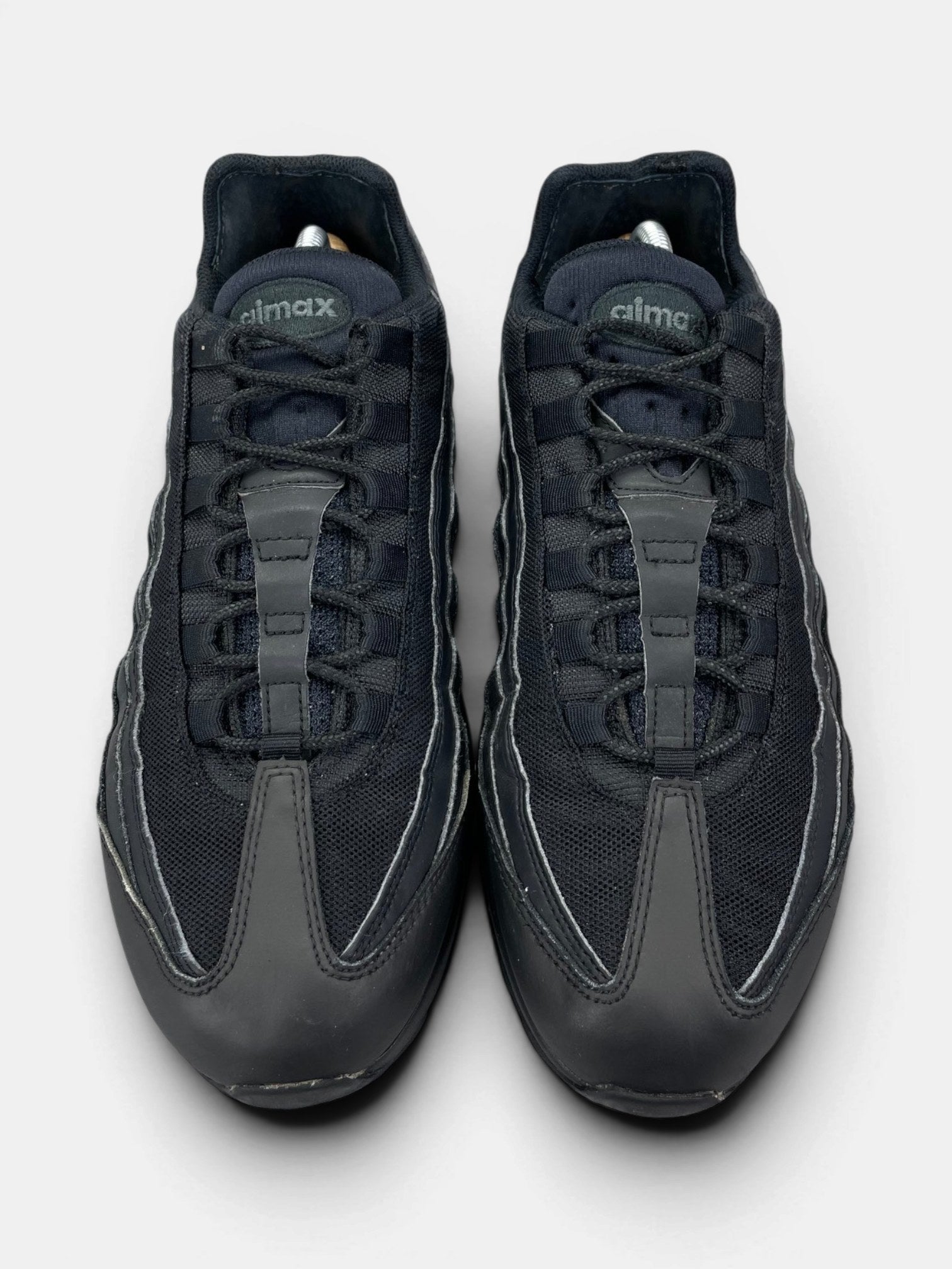 Nike Air Max 95 Essential Triple Black — buty sportowe męskie w bardzo dobrym stanie rozmiar 44.5, widok z góry