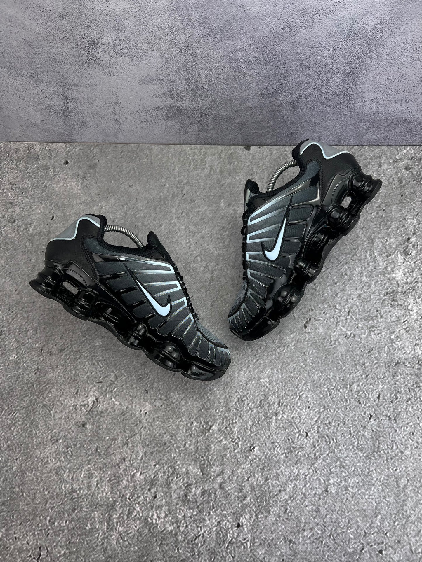 Nike Shox TL Black Celestine Blue — buty sportowe męskie w bardzo dobrym stanie rozmiar 42.5, widok z góry na wewnętrzną stronę butów