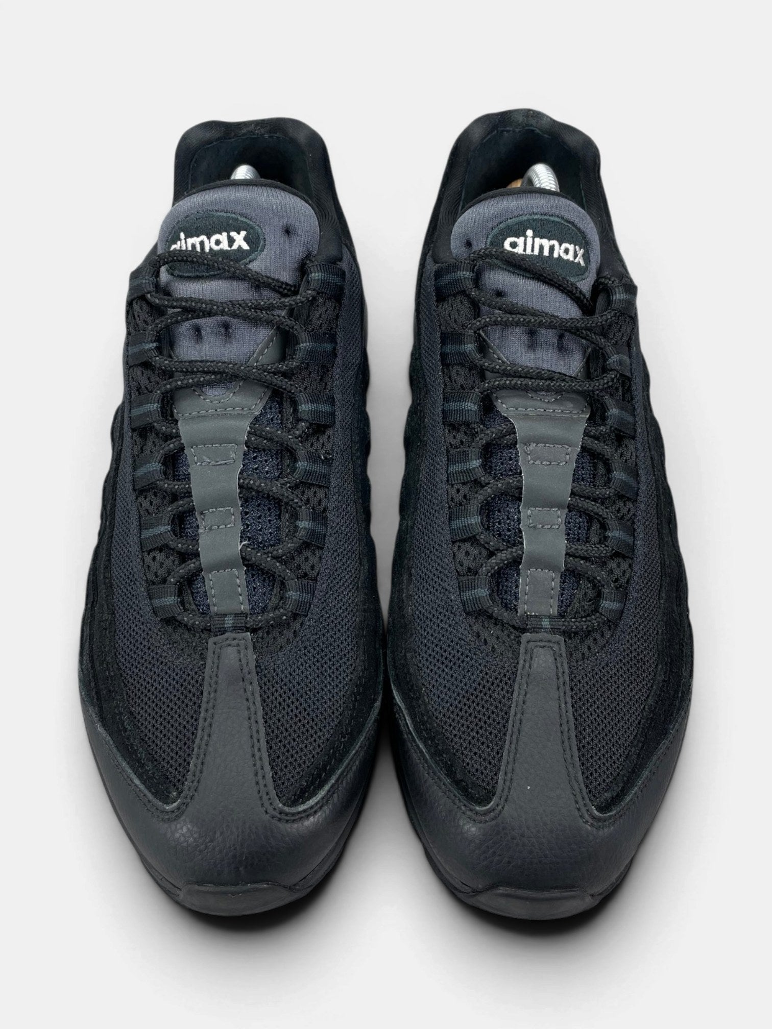 Nike Air Max 95 Essential Triple Black — buty sportowe męskie w bardzo dobrym stanie rozmiar 43, widok z góry