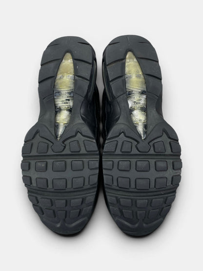 Nike Air Max 95 Essential Triple Black — buty sportowe męskie w bardzo dobrym stanie rozmiar 43, podeszwa