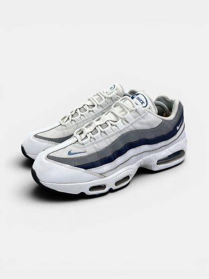 Nike Air Max 95 Diffused Blue — buty sportowe męskie w bardzo dobrym stanie rozmiar 44, widok z boku