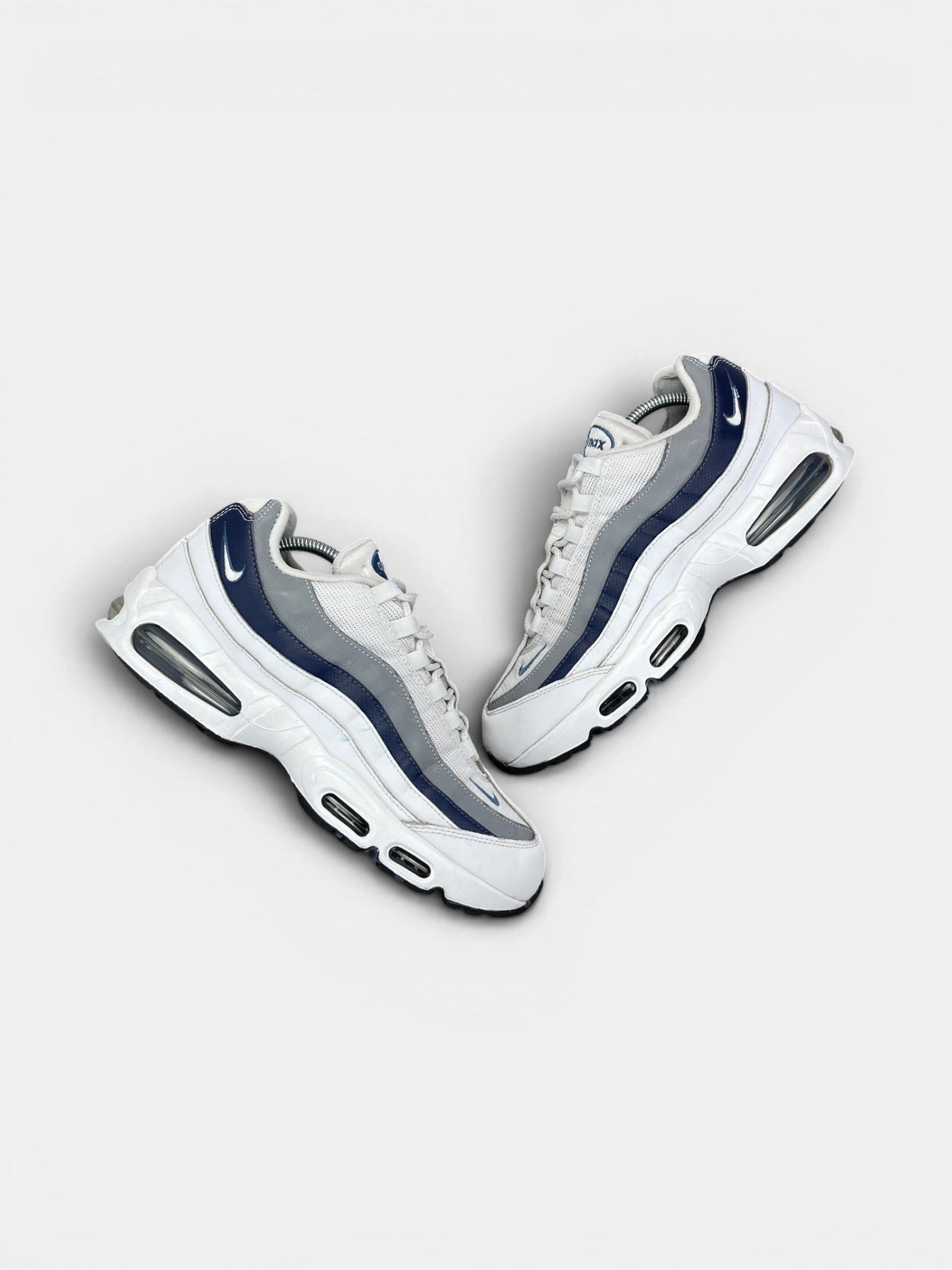 Nike Air Max 95 Diffused Blue — buty sportowe męskie w bardzo dobrym stanie rozmiar 44, widok z góry na zewnętrzną stronę butów