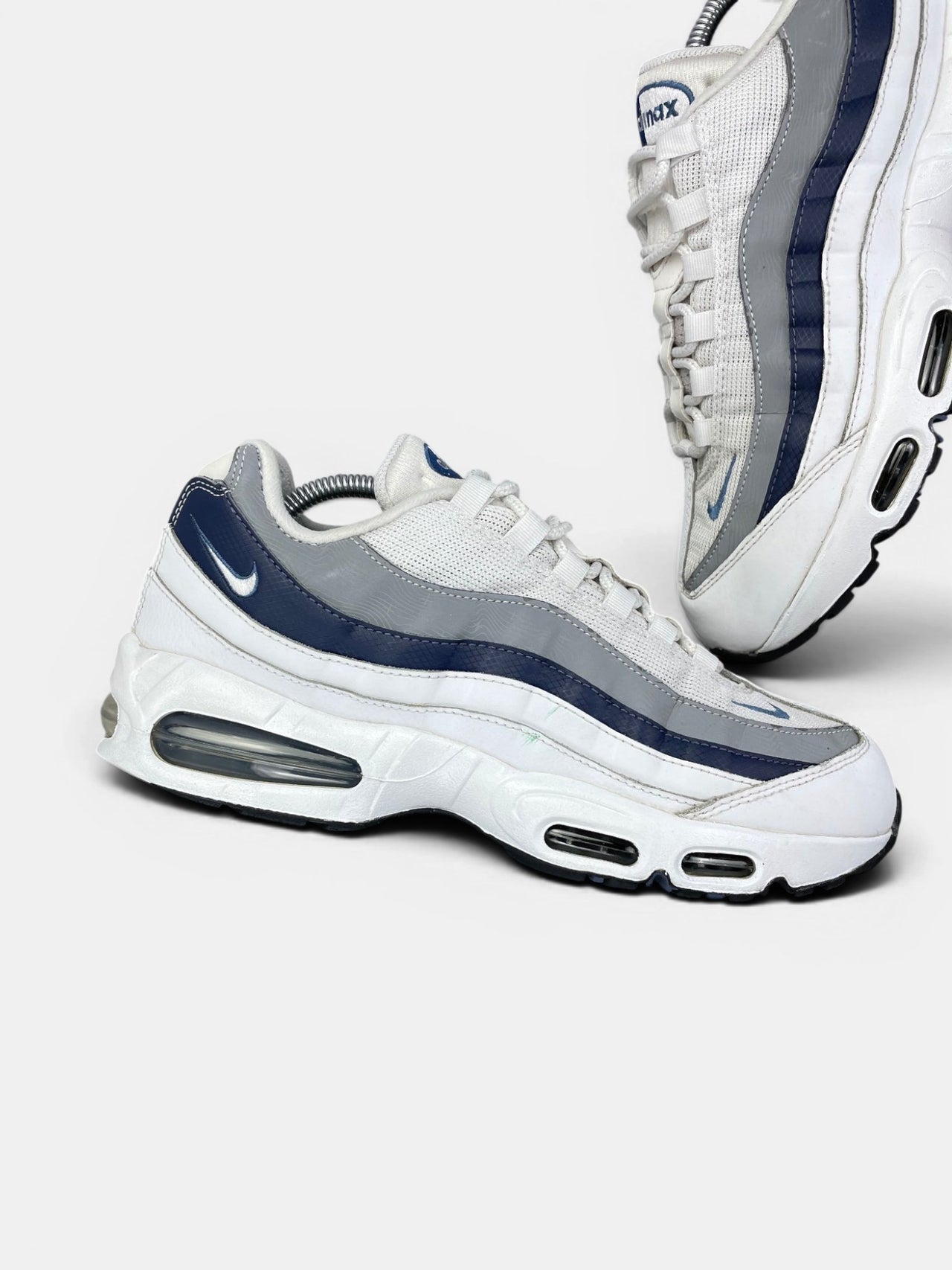 Nike Air Max 95 Diffused Blue — buty sportowe męskie w bardzo dobrym stanie rozmiar 44, zewnętrzny panel lewego buta
