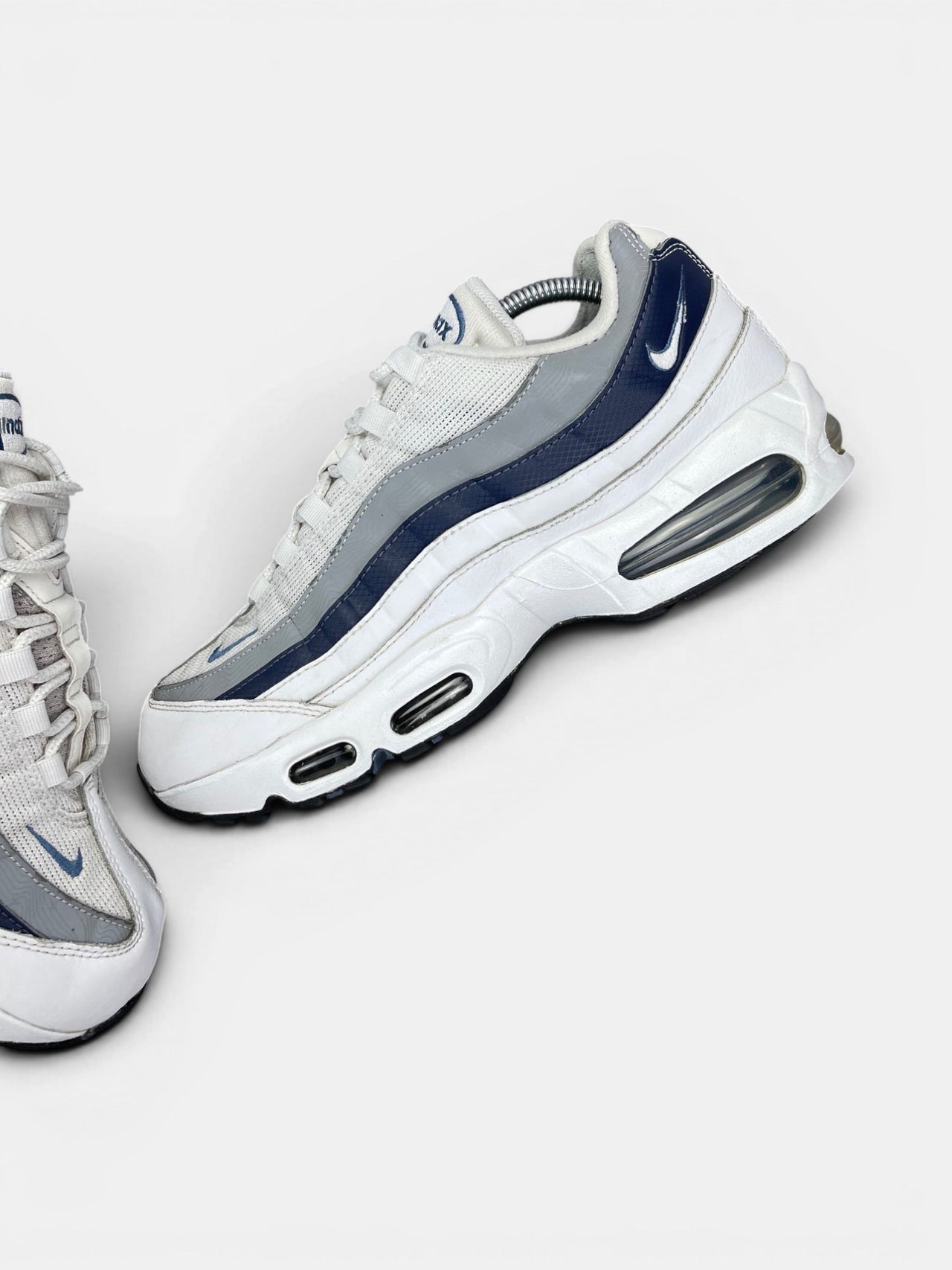 Nike Air Max 95 Diffused Blue — buty sportowe męskie w bardzo dobrym stanie rozmiar 44, widok z góry na wewnętrzną stronę butów