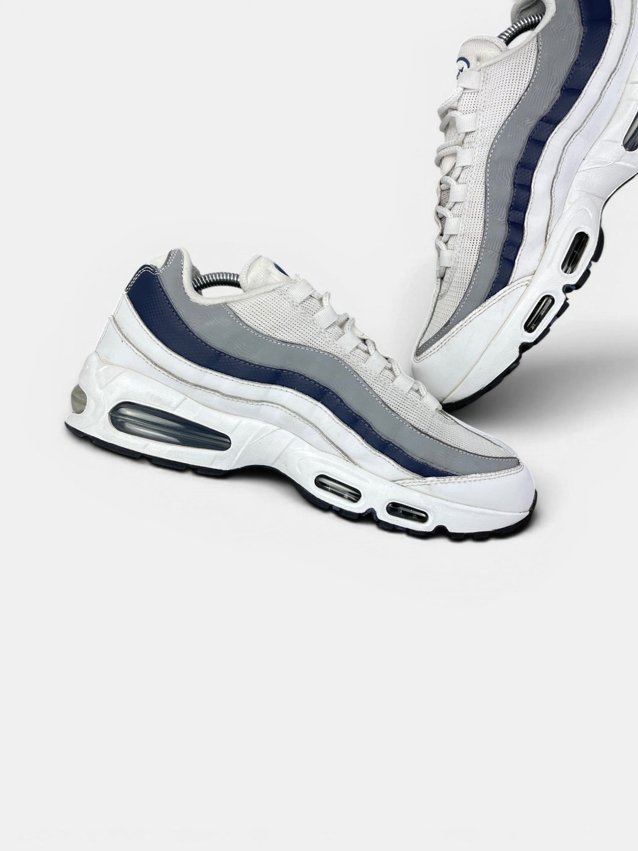 Nike Air Max 95 Diffused Blue — buty sportowe męskie w bardzo dobrym stanie rozmiar 44, wewnętrzny panel lewego buta