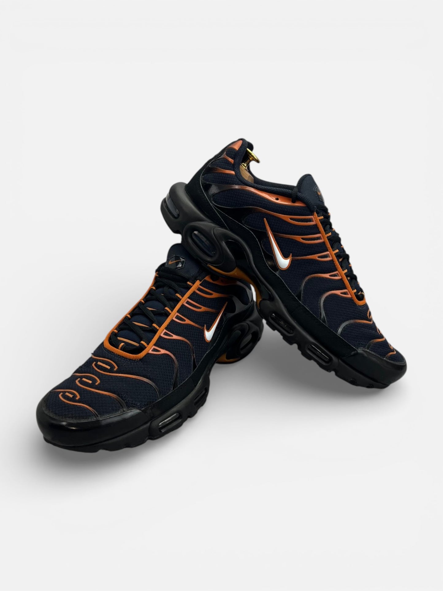 Nike Air Max Plus Dark Obsidian Monarch - buty sportowe, boczny profil
