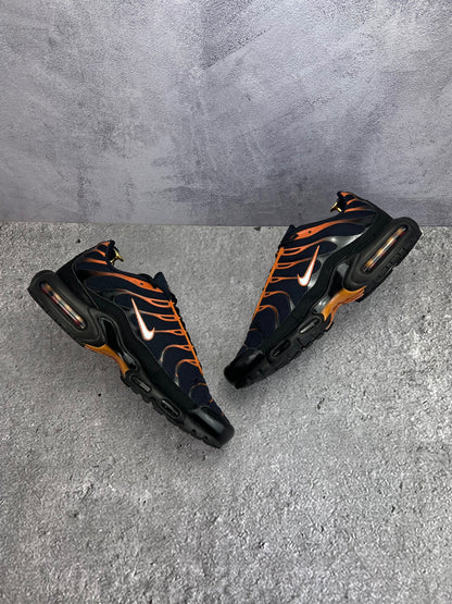 Nike Air Max Plus Dark Obsidian Monarch - buty sportowe, widok z góry na wewnętrzną stronę butów
