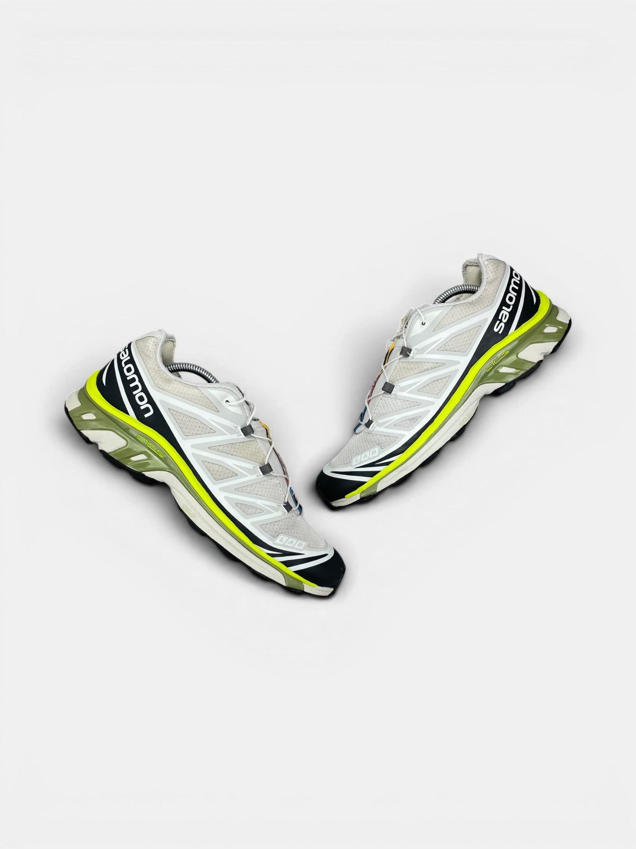 Salomon XT-6 — buty sportowe męskie w bardzo dobrym stanie rozmiar 44, widok z góry na zewnętrzną stronę butów