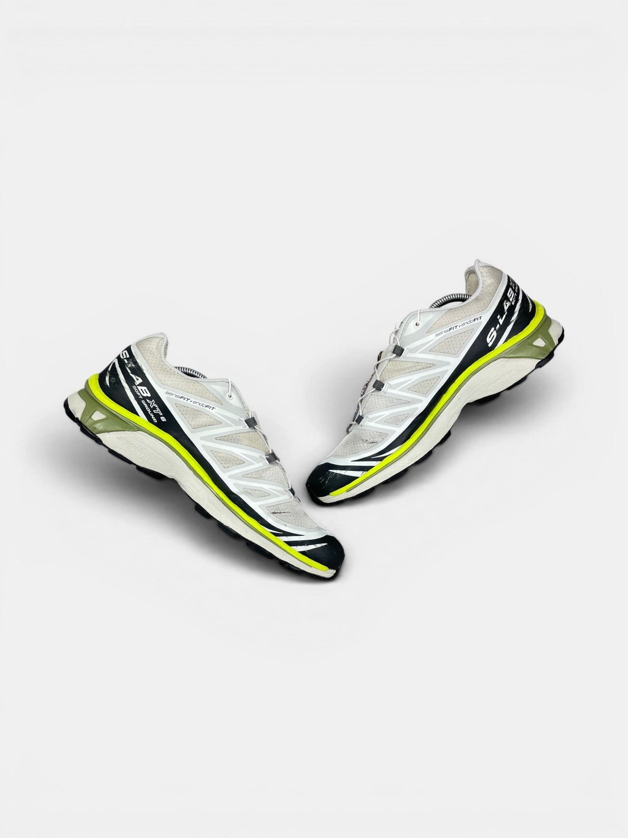 Salomon XT-6 — buty sportowe męskie w bardzo dobrym stanie rozmiar 44, zewnętrzny panel prawego buta