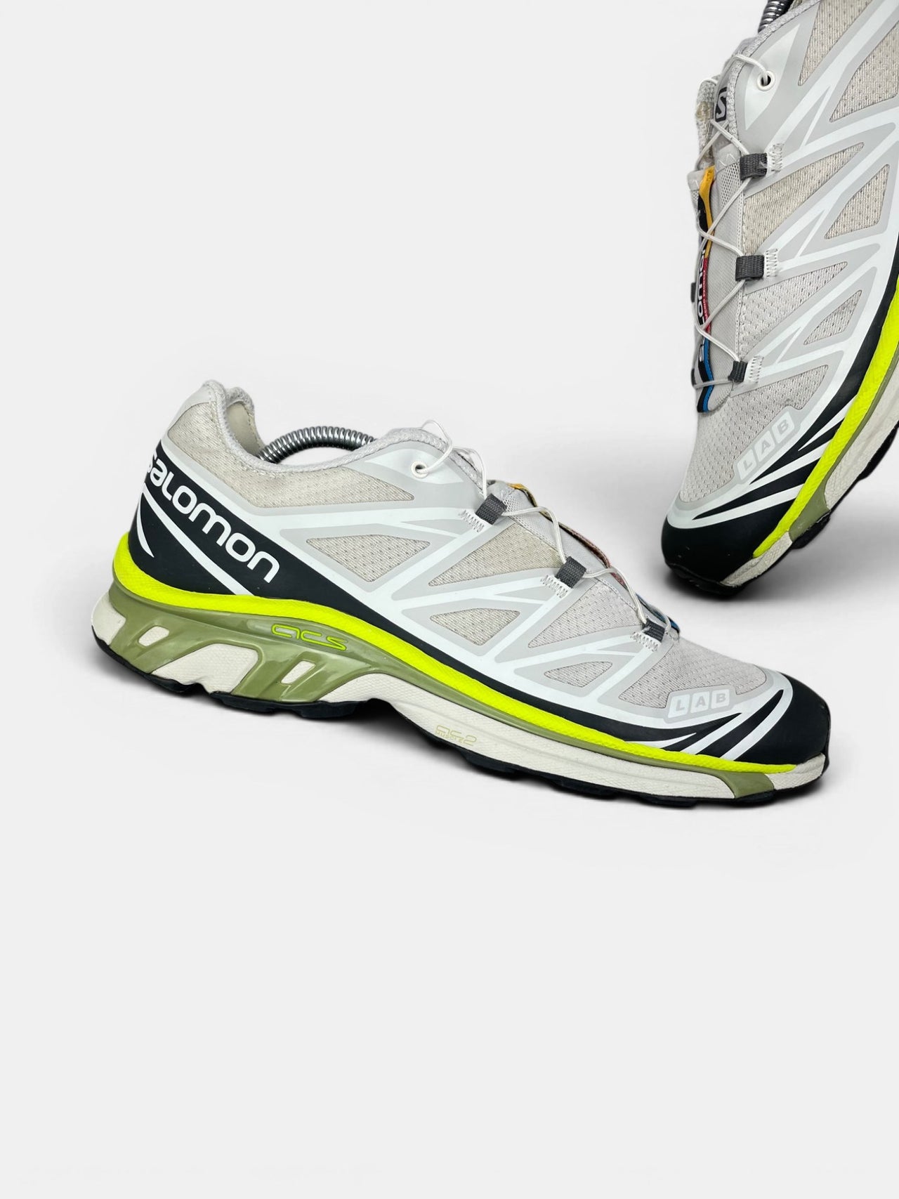 Salomon XT-6 — buty sportowe męskie w bardzo dobrym stanie rozmiar 44, zewnętrzny panel lewego buta