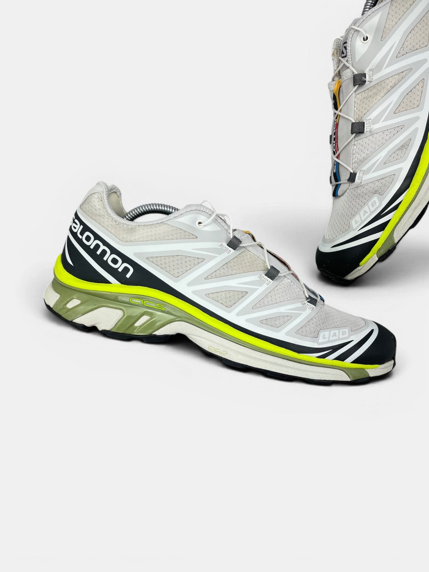 Salomon XT-6 — buty sportowe męskie w bardzo dobrym stanie rozmiar 44, zewnętrzny panel lewego buta