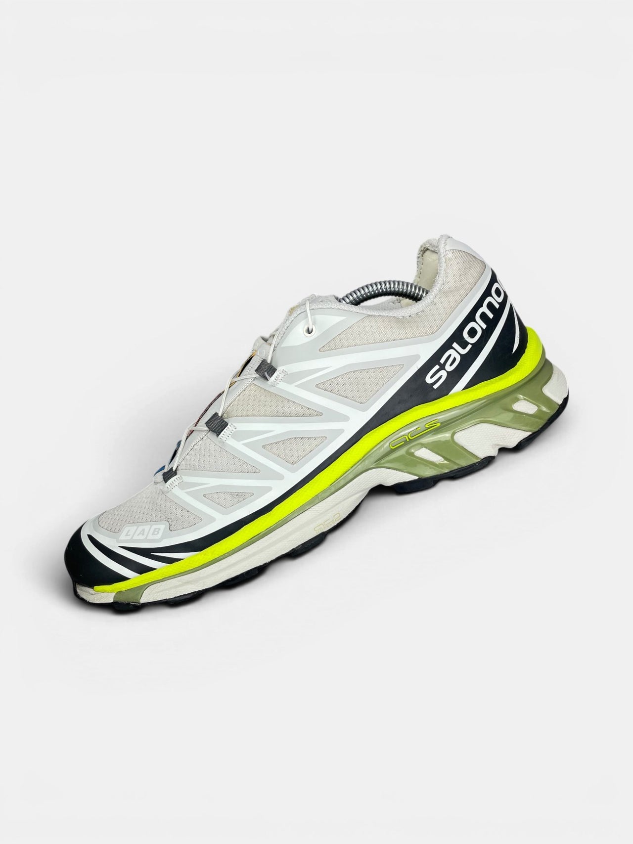 Salomon XT-6 — buty sportowe męskie w bardzo dobrym stanie rozmiar 44, widok z góry na wewnętrzną stronę butów