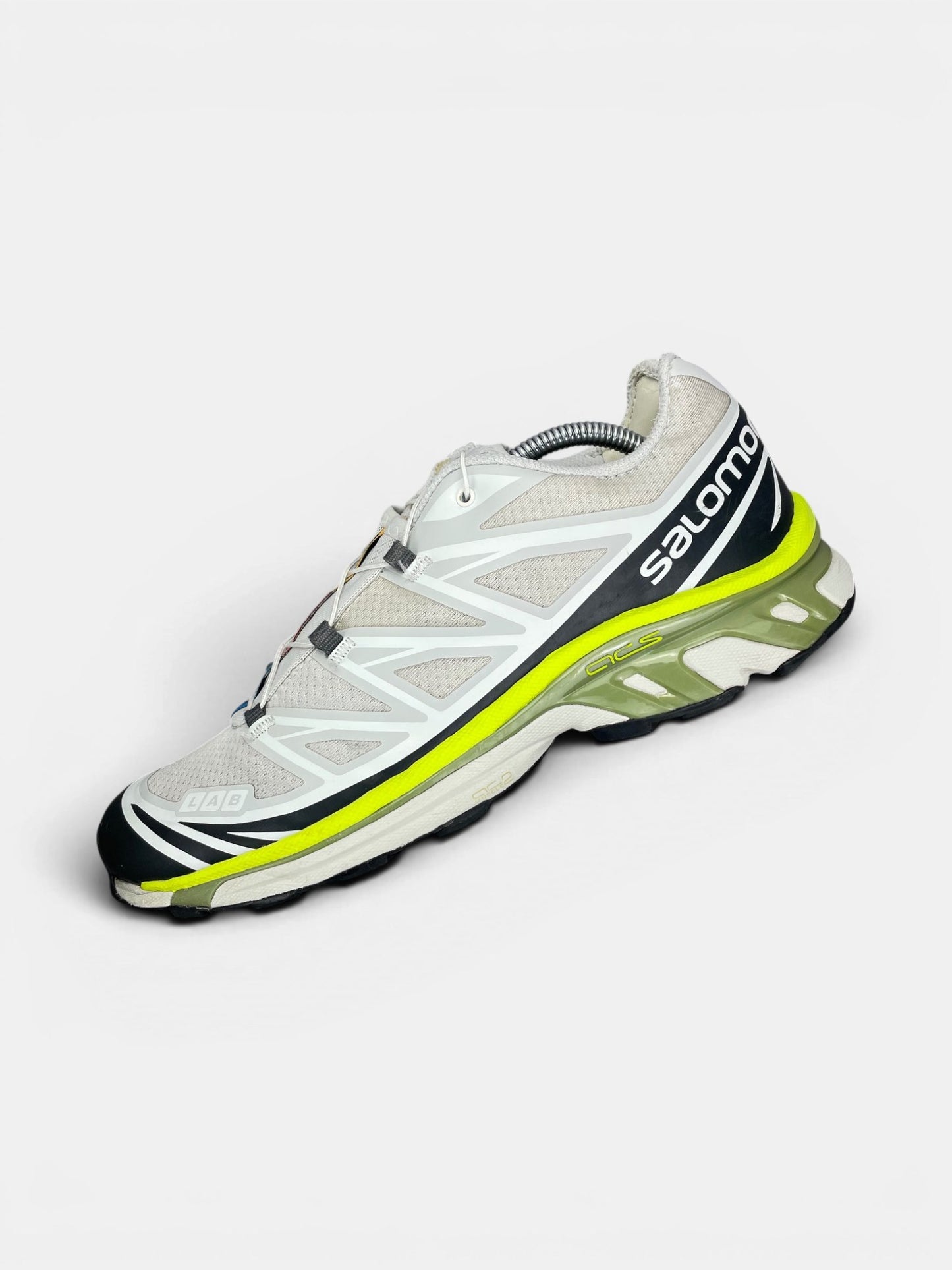 Salomon XT-6 — buty sportowe męskie w bardzo dobrym stanie rozmiar 44, widok z góry na wewnętrzną stronę butów