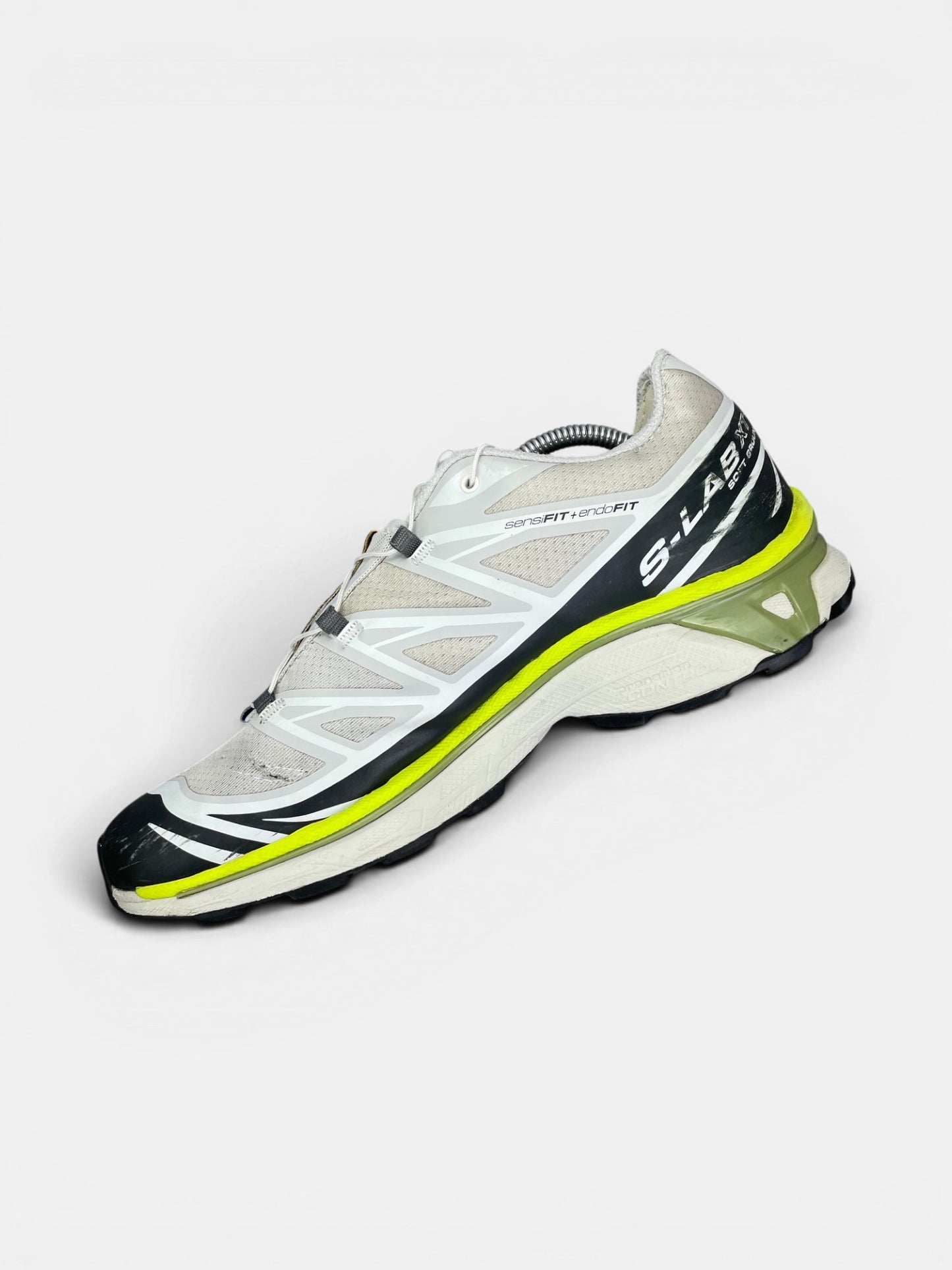 Salomon XT-6 — buty sportowe męskie w bardzo dobrym stanie rozmiar 44, wewnętrzny panel prawego buta