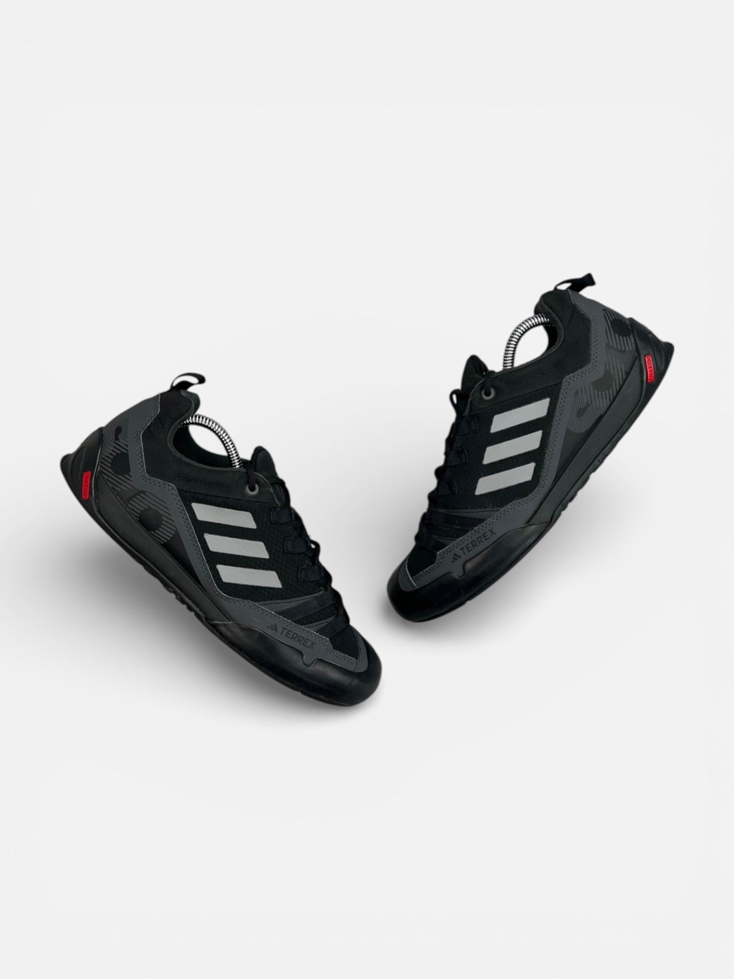 adidas Terrex Swift Solo 2.0 Core Black - buty sportowe, boczny profil