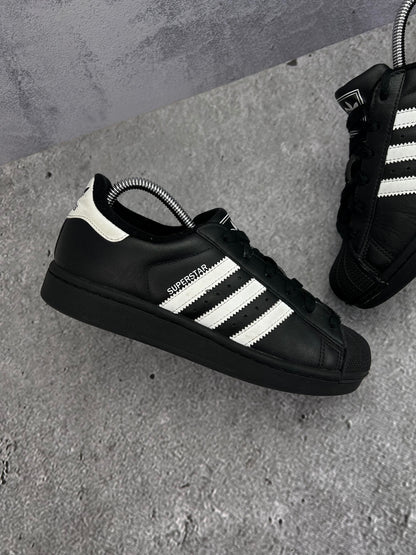adidas Superstar II JH9977 - buty sportowe, zewnętrzny panel prawego buta