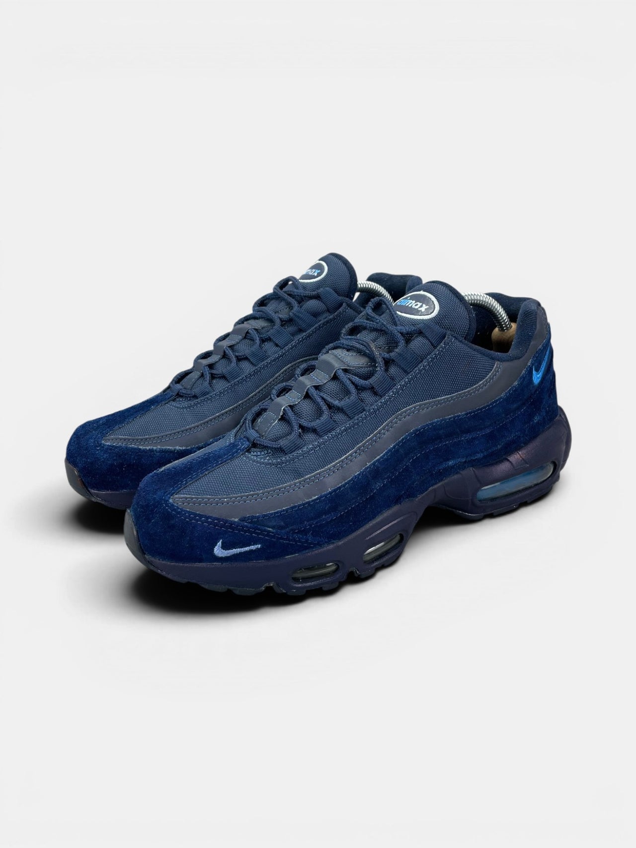 Nike Air Max 95 Obsidian — buty sportowe męskie w bardzo dobrym stanie rozmiar 42.5, widok z boku