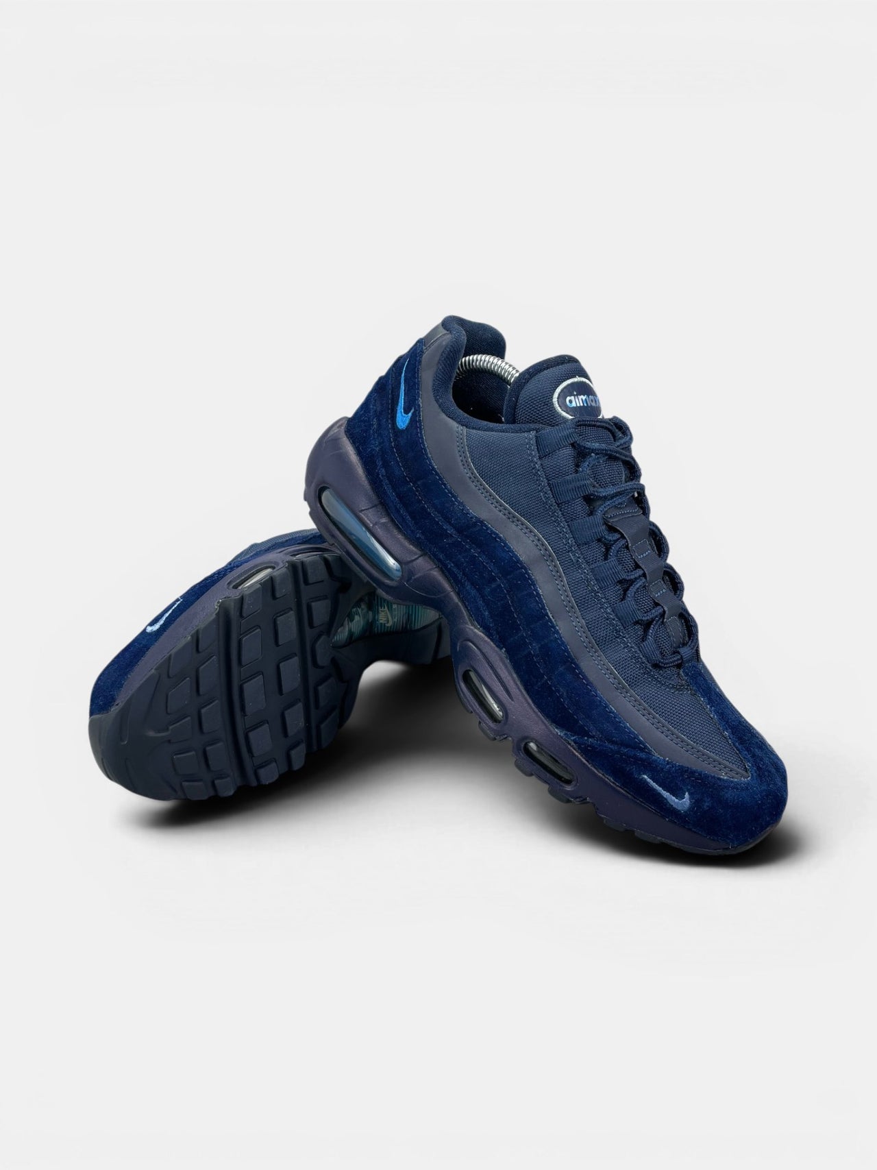 Nike Air Max 95 Obsidian — buty sportowe męskie w bardzo dobrym stanie rozmiar 42.5, boczny profil