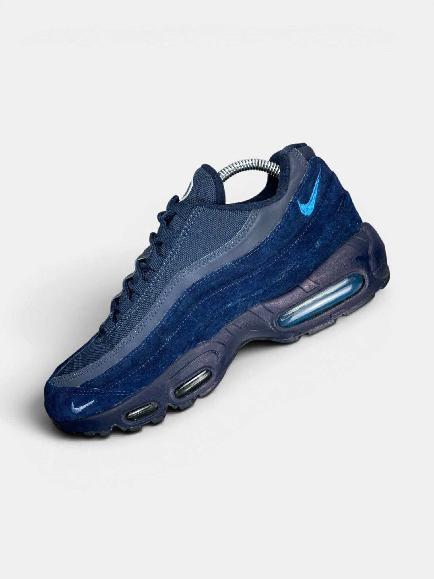 Nike Air Max 95 Obsidian — buty sportowe męskie w bardzo dobrym stanie rozmiar 42.5, widok z góry na wewnętrzną stronę butów