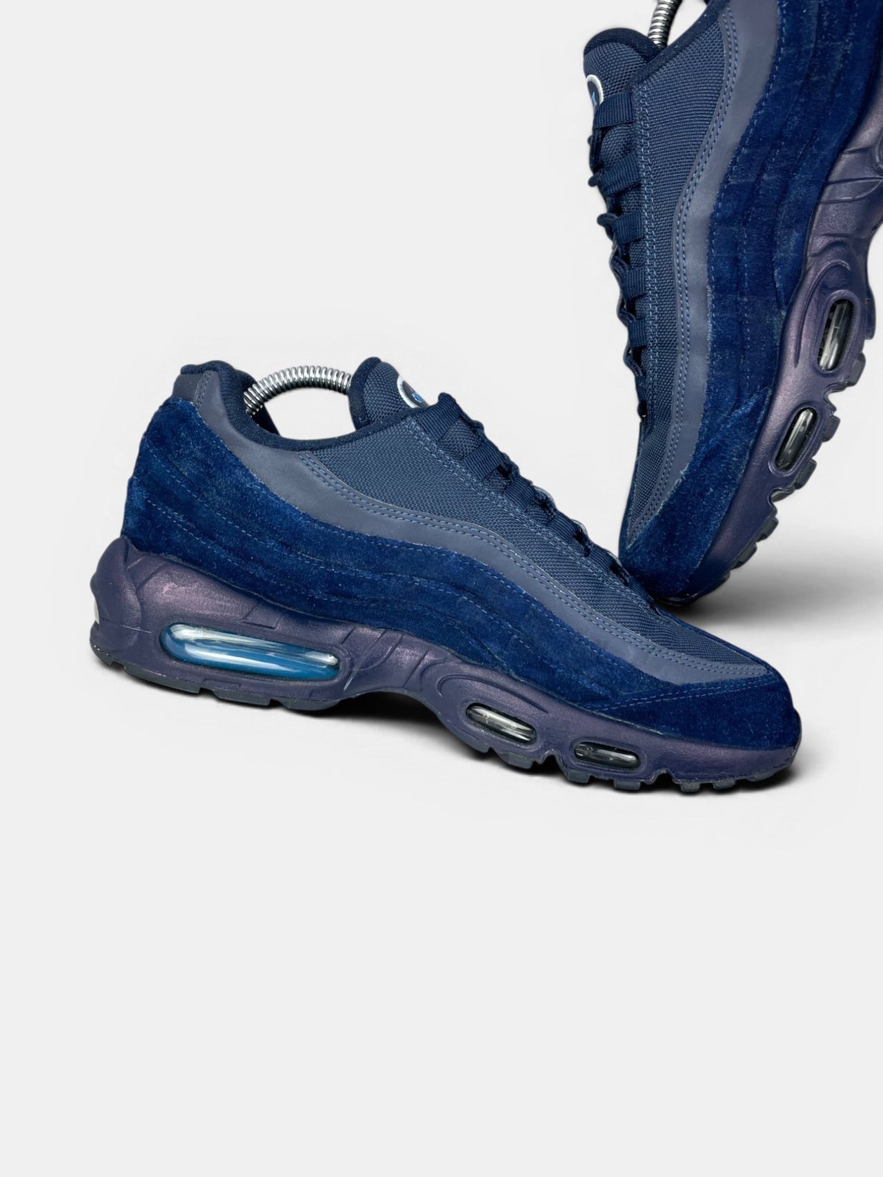 Nike Air Max 95 Obsidian — buty sportowe męskie w bardzo dobrym stanie rozmiar 42.5, wewnętrzny panel lewego buta