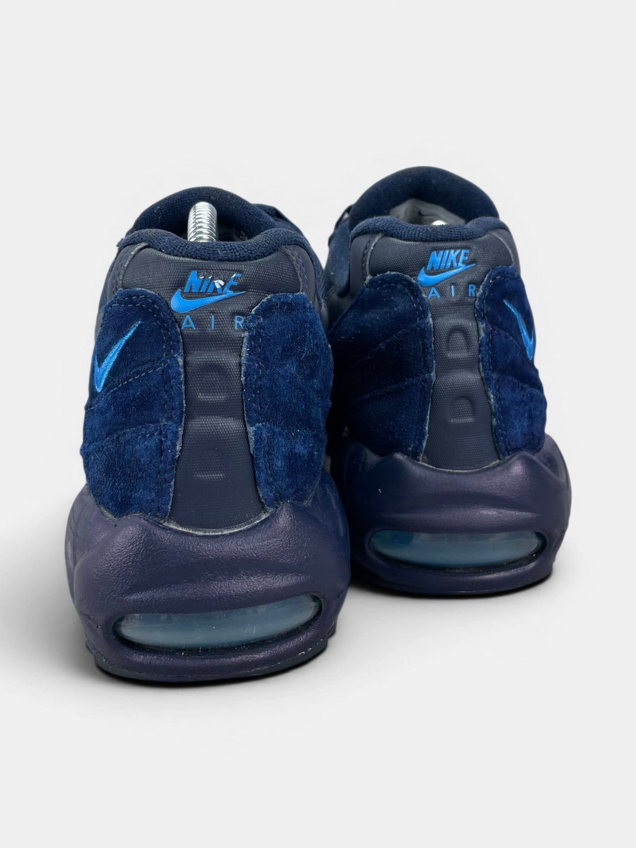 Nike Air Max 95 Obsidian — buty sportowe męskie w bardzo dobrym stanie rozmiar 42.5, widok z tyłu