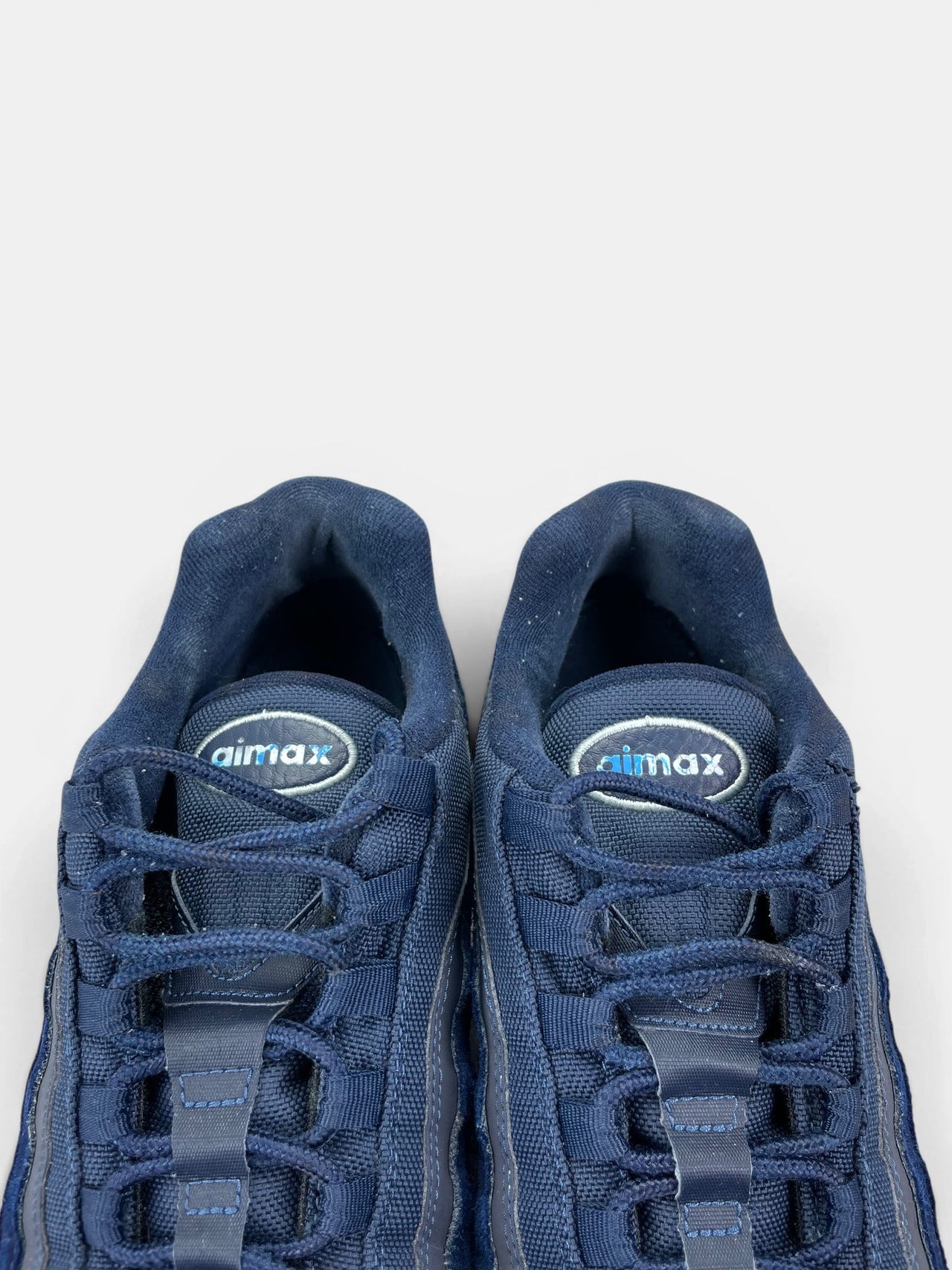 Nike Air Max 95 Obsidian — buty sportowe męskie w bardzo dobrym stanie rozmiar 42.5, zapiętki butów