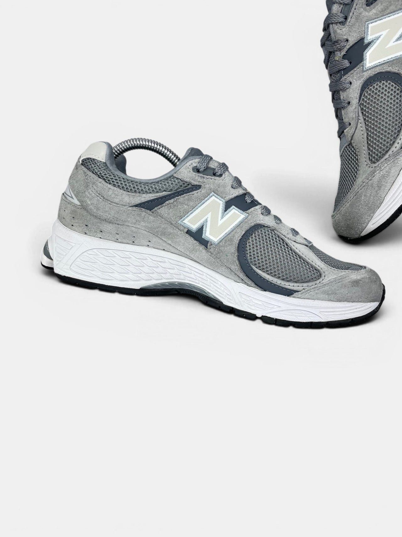 New Balance 2002R — buty sportowe damskie w bardzo dobrym stanie rozmiar 40.5, wewnętrzny panel lewego buta